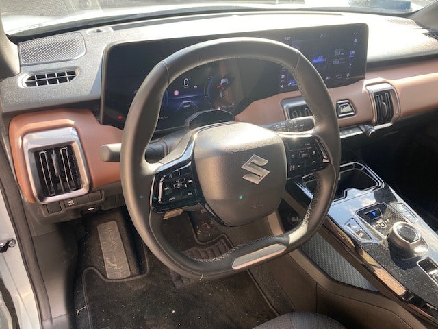 SUZUKI e Vitara Compact Top 4x4-image-5