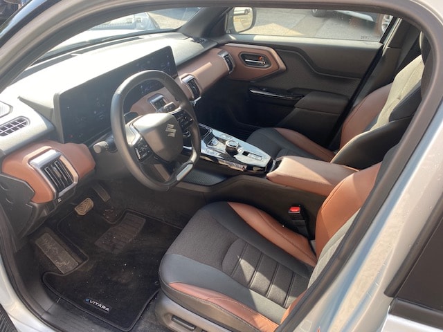 SUZUKI e Vitara Compact Top 4x4-image-6