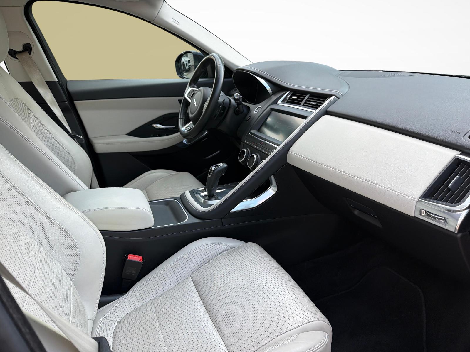 JAGUAR E-Pace 2.0 T 250 R-Dynamic HSE AWD-image-9
