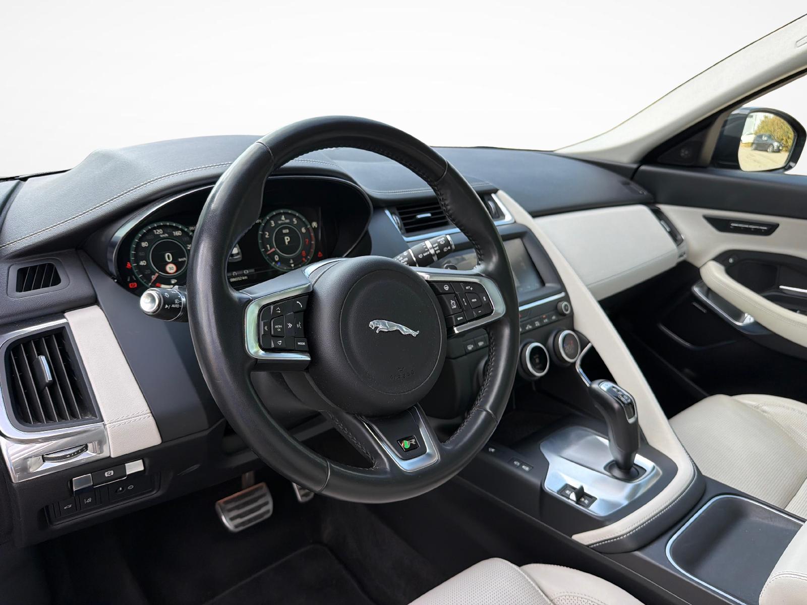 JAGUAR E-Pace 2.0 T 250 R-Dynamic HSE AWD-image-17