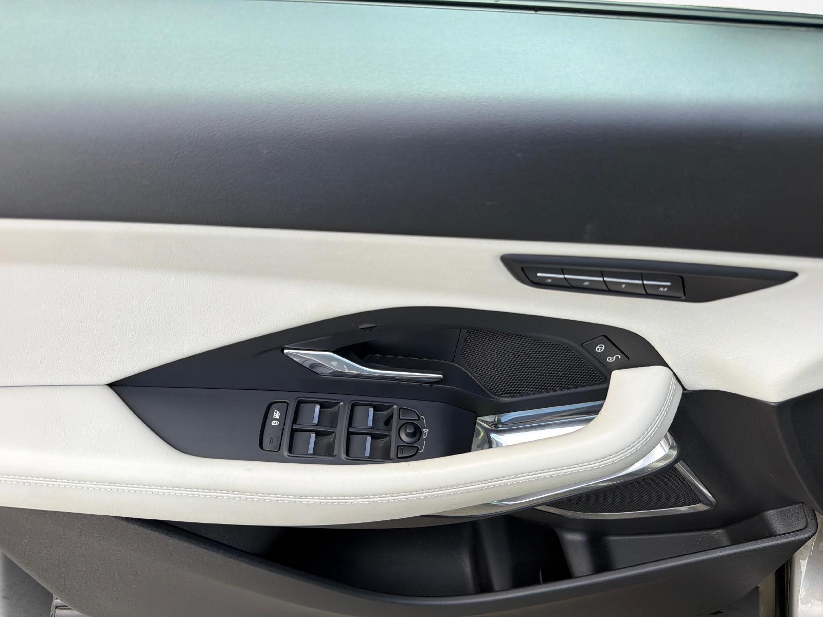 JAGUAR E-Pace 2.0 T 250 R-Dynamic HSE AWD-image-12