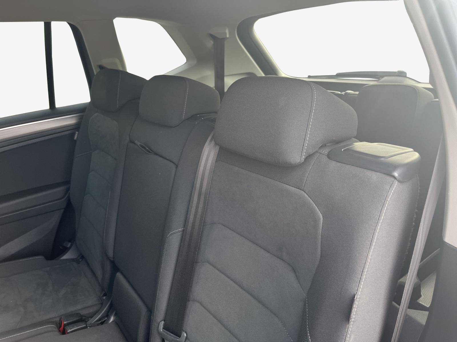 VW Tiguan Allspace 2.0TSI Elegance 4Motion DSG-image-9