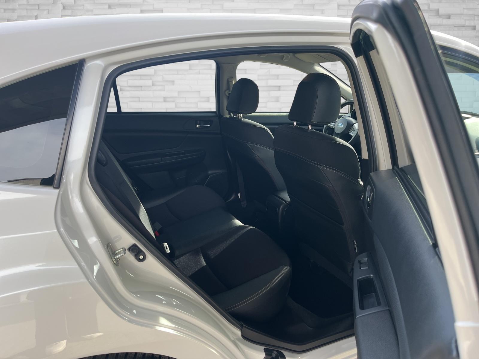 SUBARU Impreza Wagon 1.6i Swiss Two-image-13