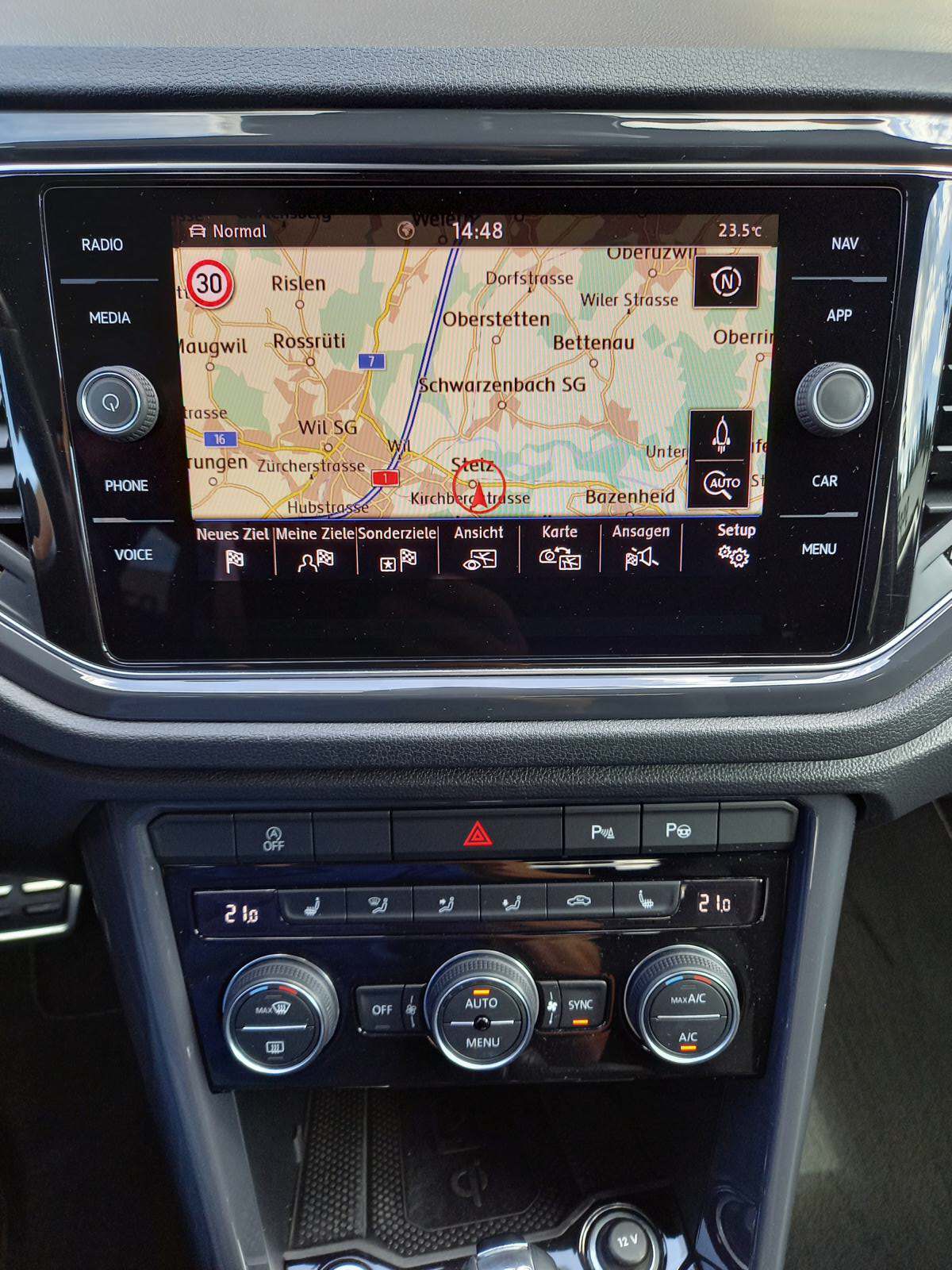 VW T-Roc 2.0 TSI Sport *R-LINE* DSG 4Motion-image-6