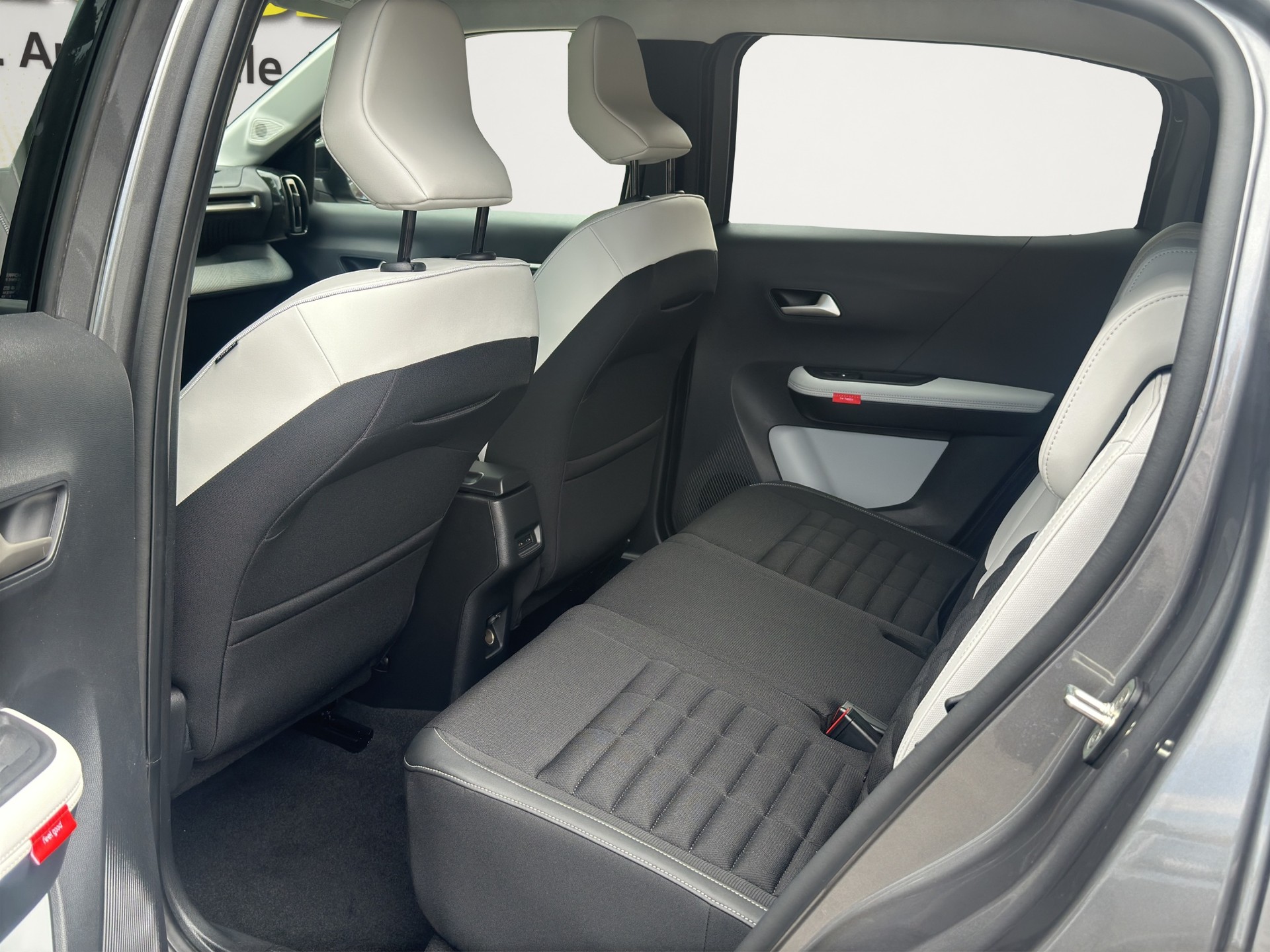 CITROEN C3 Aircross 1.2i MH Max Aut. 7 Sitze!-image-12