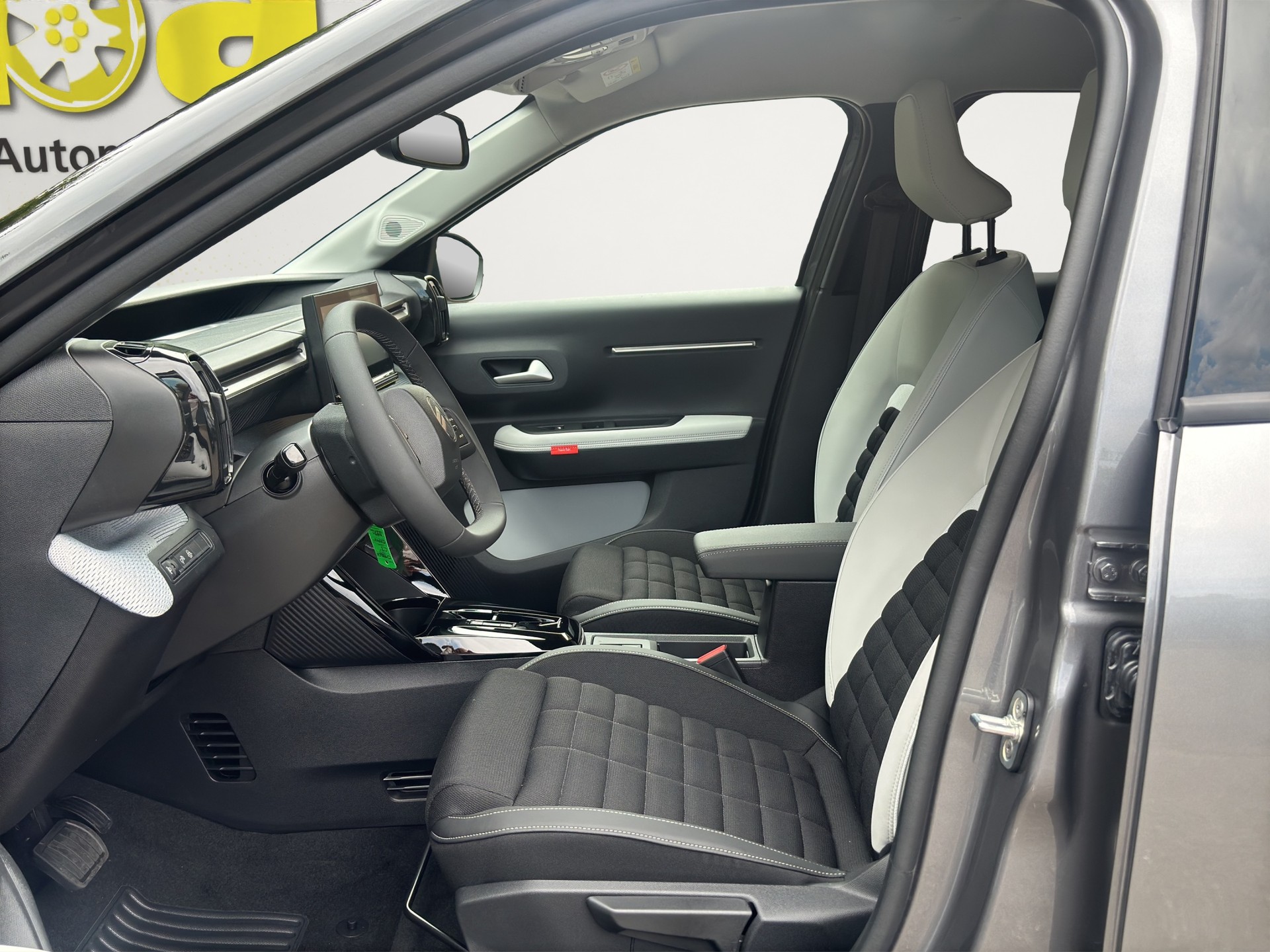 CITROEN C3 Aircross 1.2i MH Max Aut. 7 Sitze!-image-11