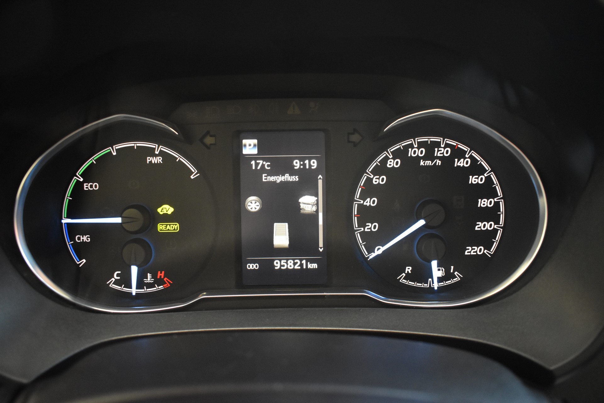 TOYOTA Yaris 1.5 VVT-i Hybrid Comfort e-CVT-image-16