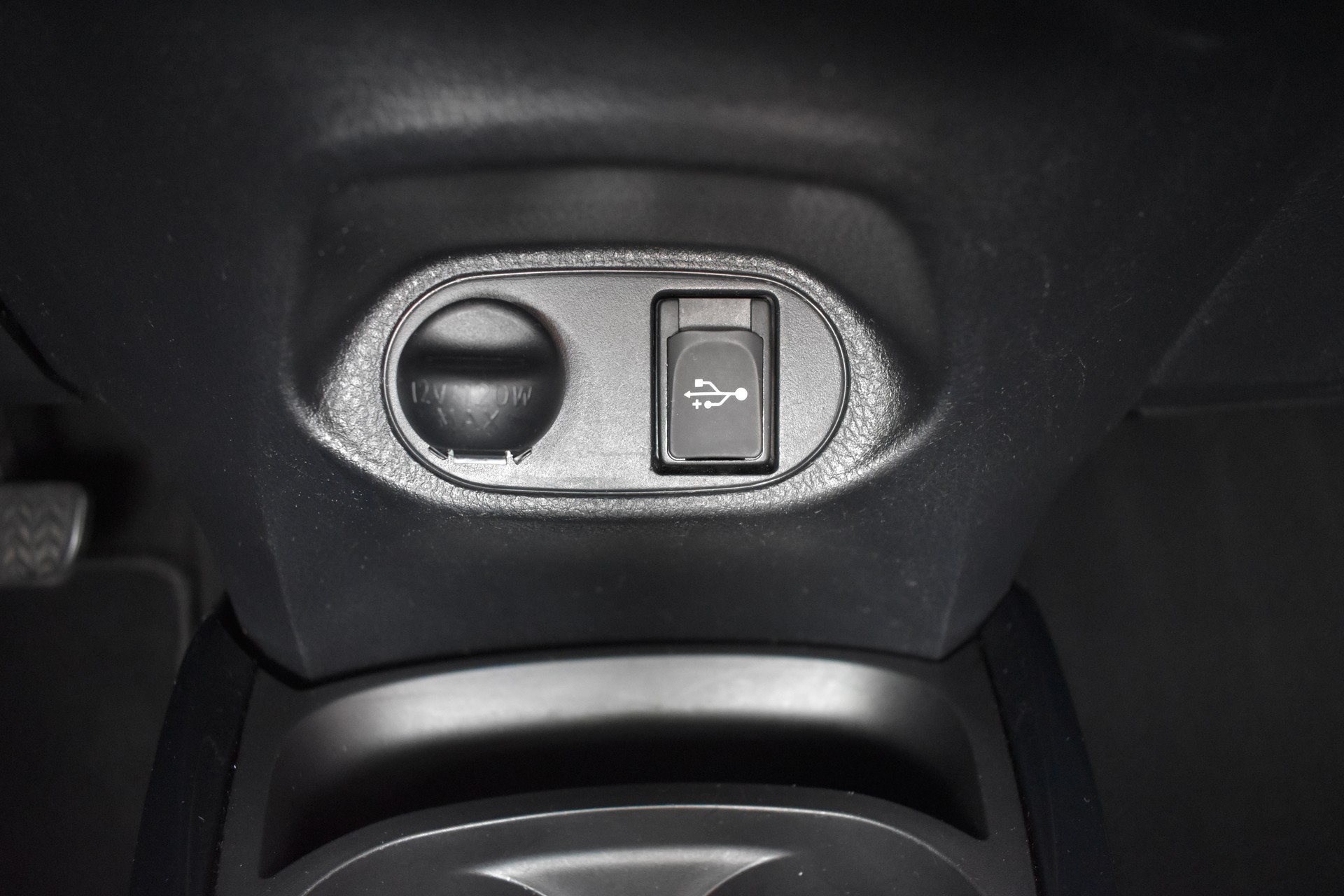 TOYOTA Yaris 1.5 VVT-i Hybrid Comfort e-CVT-image-21