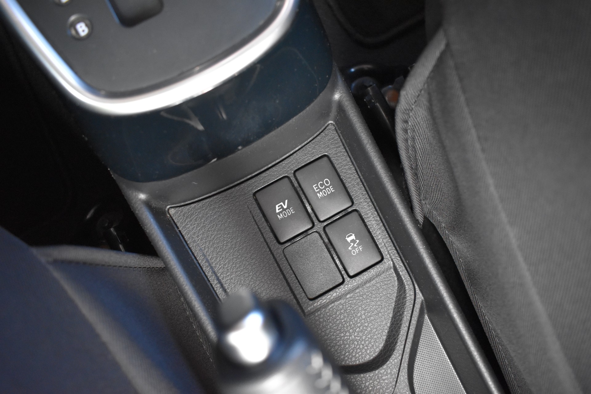 TOYOTA Yaris 1.5 VVT-i Hybrid Comfort e-CVT-image-22