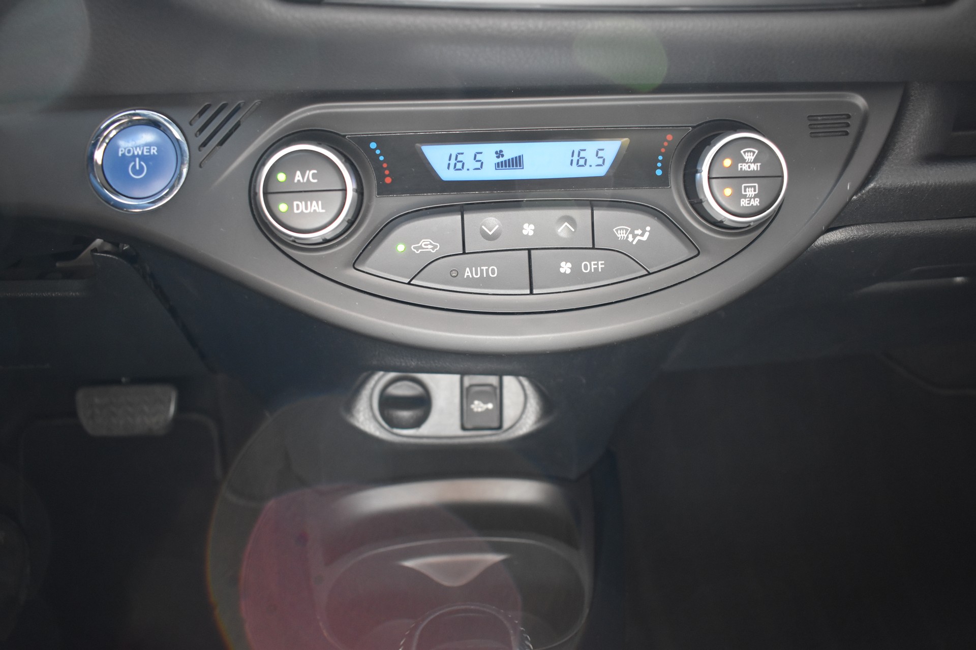 TOYOTA Yaris 1.5 VVT-i Hybrid Comfort e-CVT-image-20