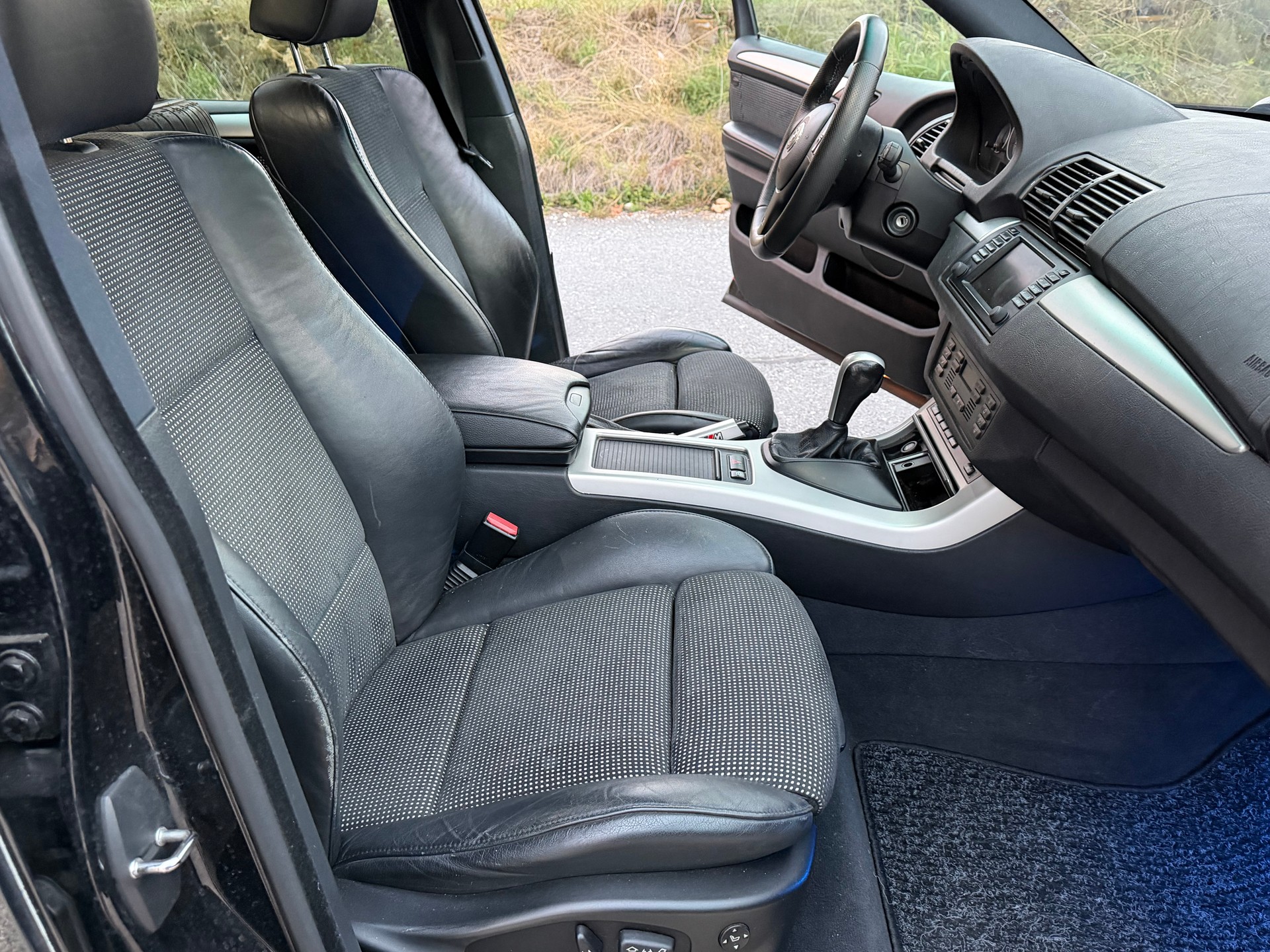 BMW X5 4.6is-image-9
