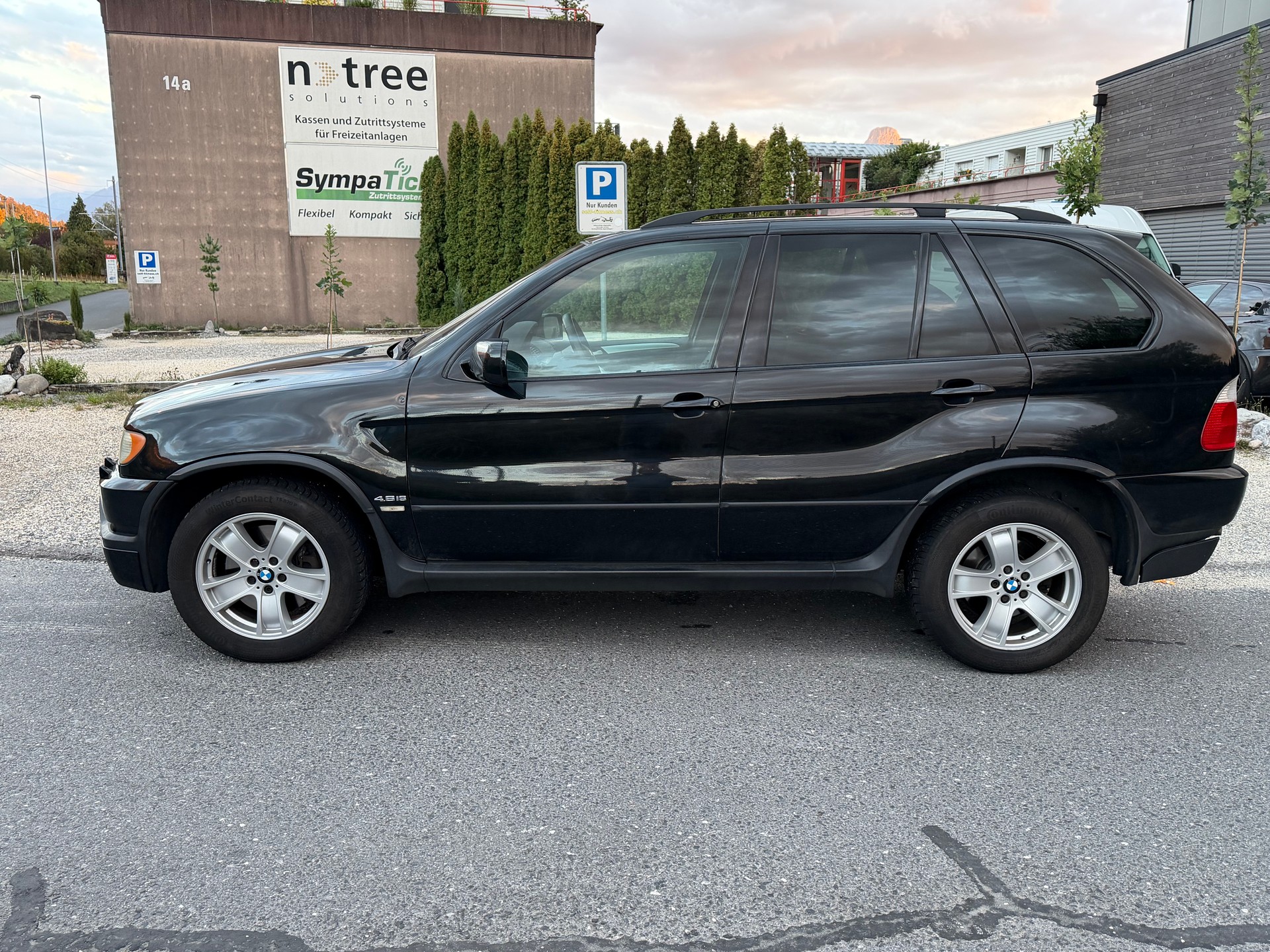 BMW X5 4.6is-image-1