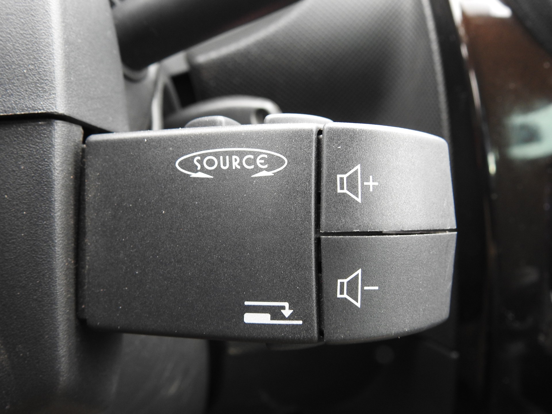DACIA Duster 1.5 dCi Ambiance 4x4-image-24