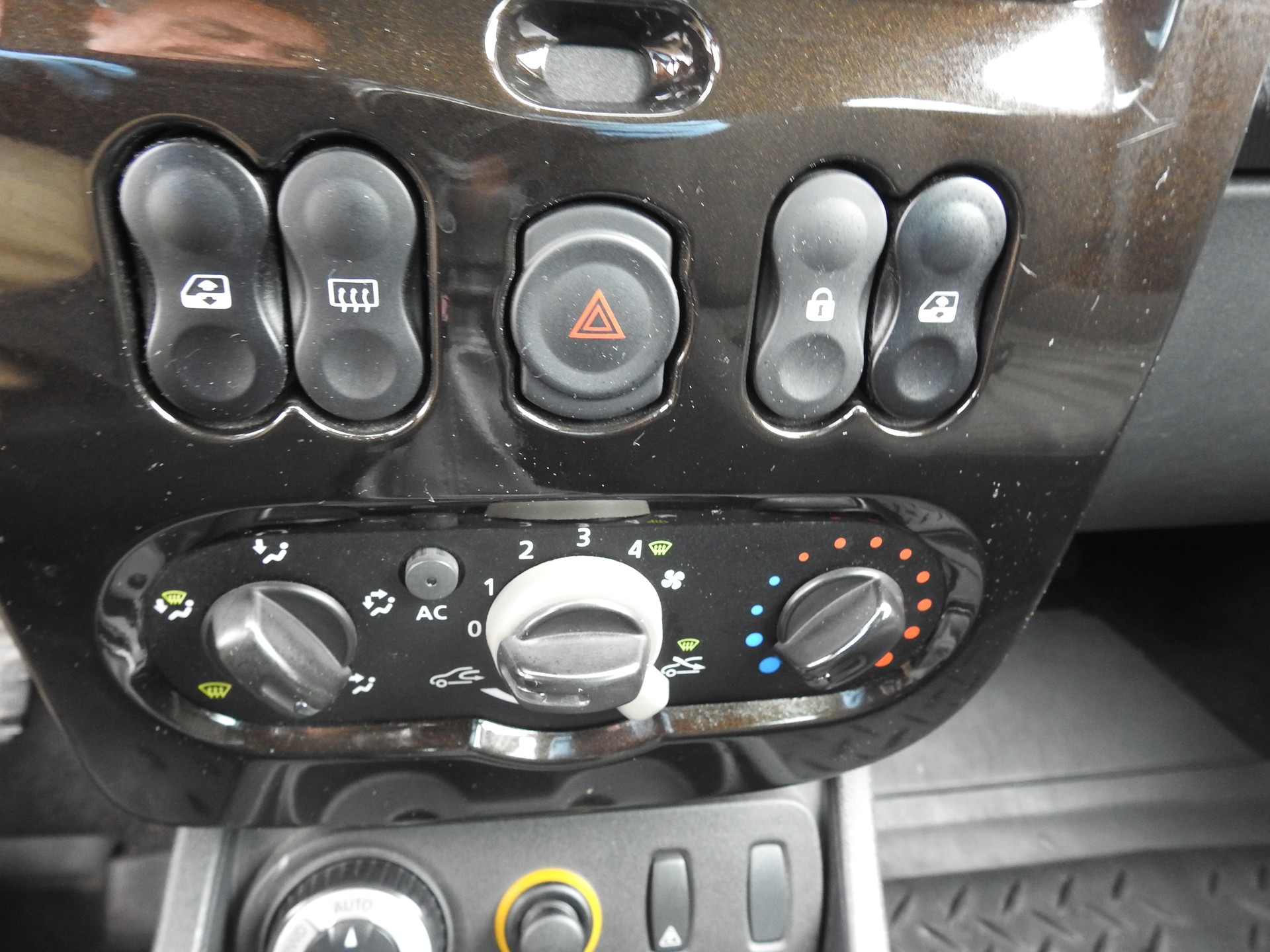 DACIA Duster 1.5 dCi Ambiance 4x4-image-21