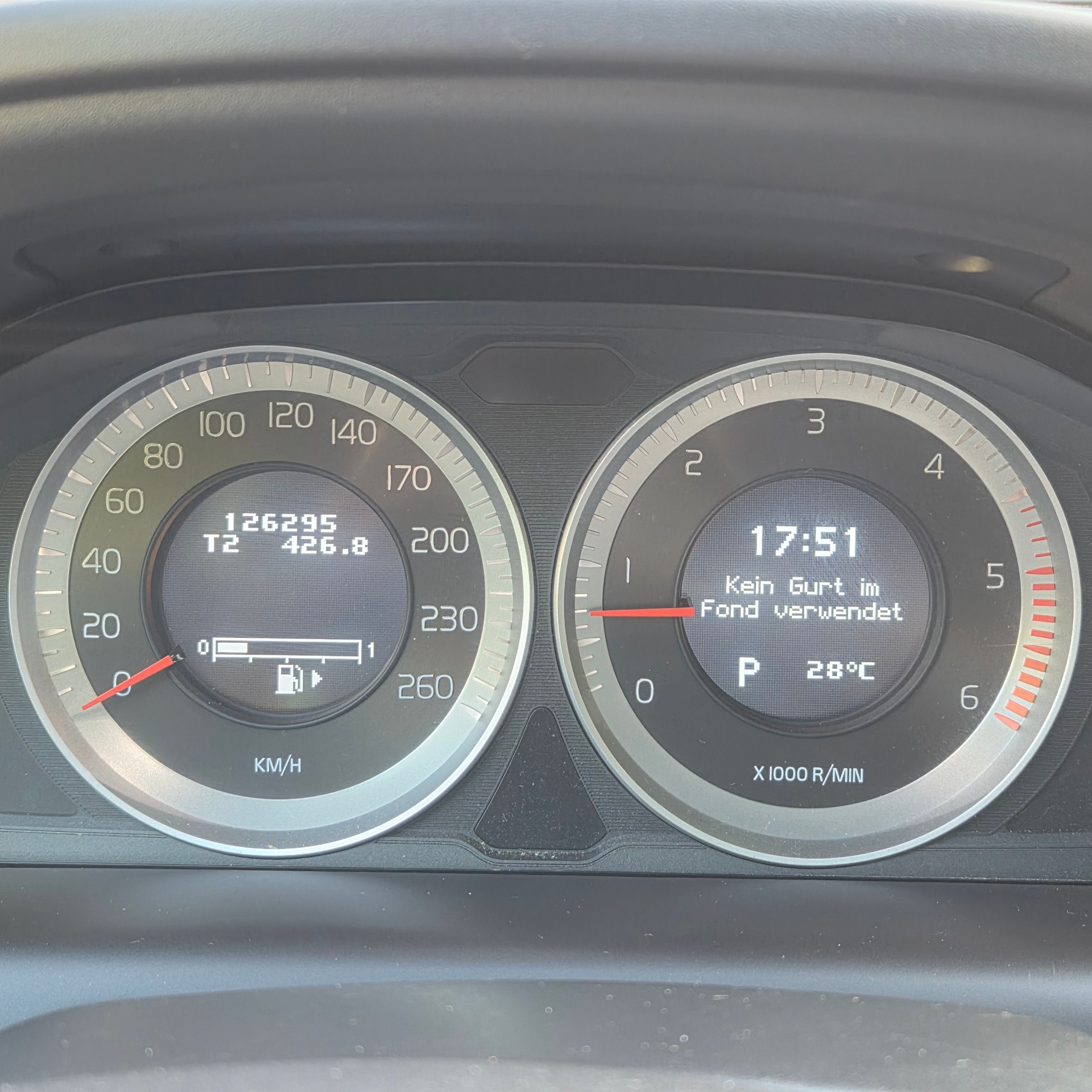 VOLVO XC60 D5 AWD Summum Geartronic-image-14