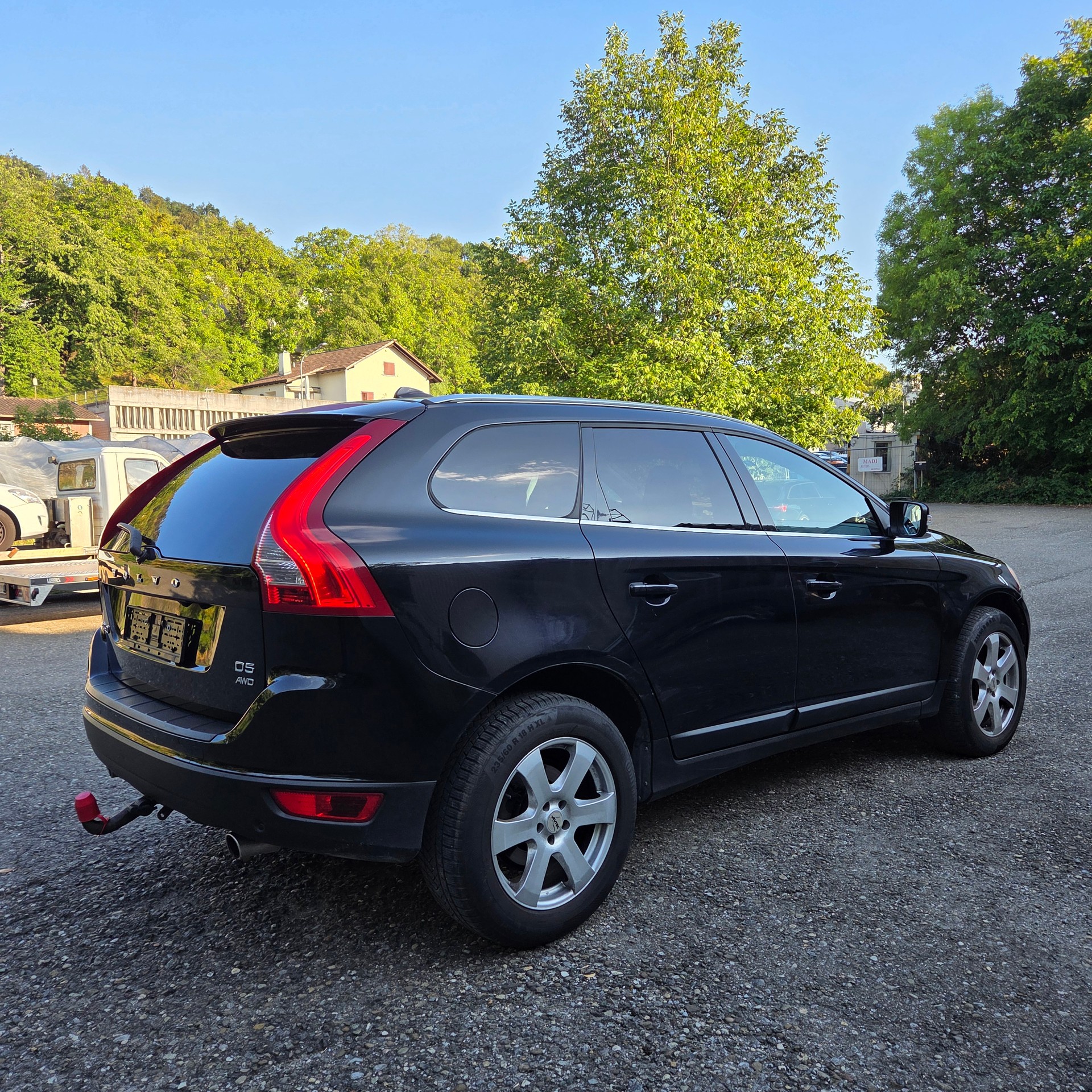VOLVO XC60 D5 AWD Summum Geartronic-image-2