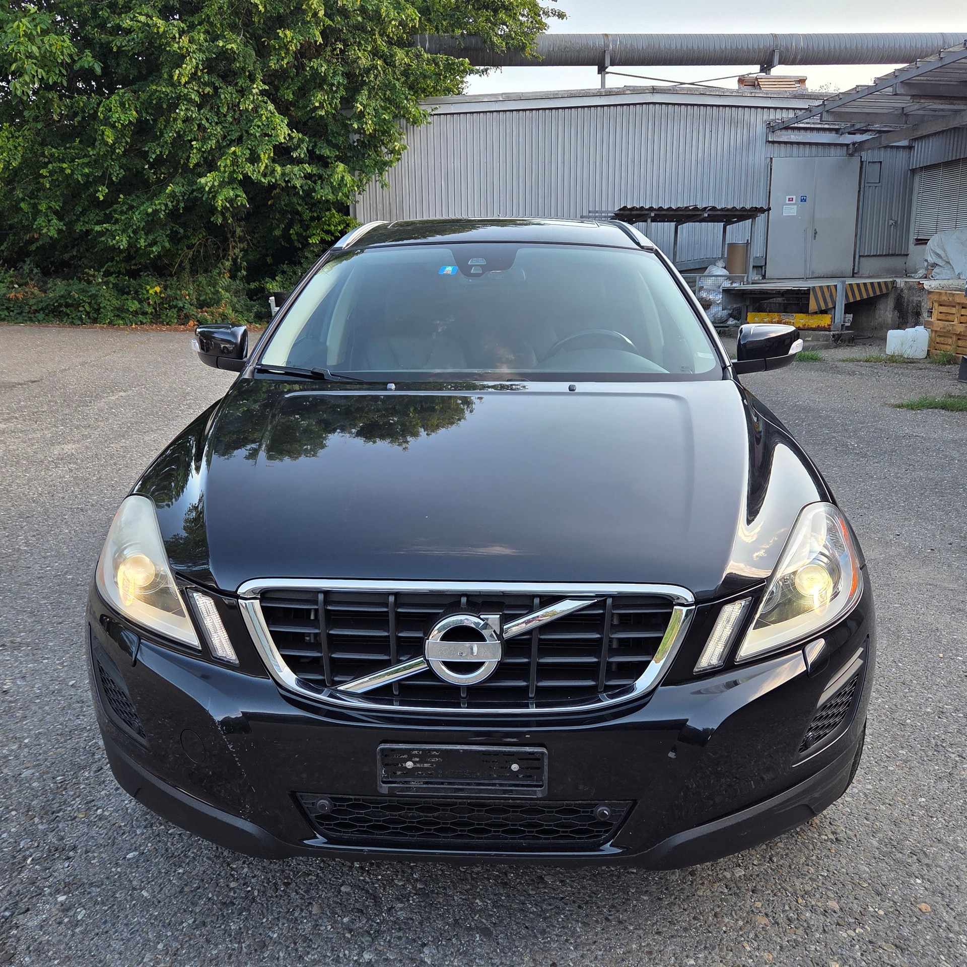 VOLVO XC60 D5 AWD Summum Geartronic-image-5