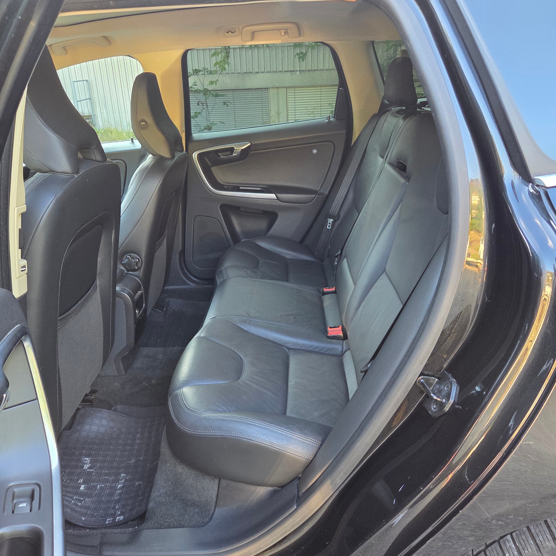 VOLVO XC60 D5 AWD Summum Geartronic-image-11