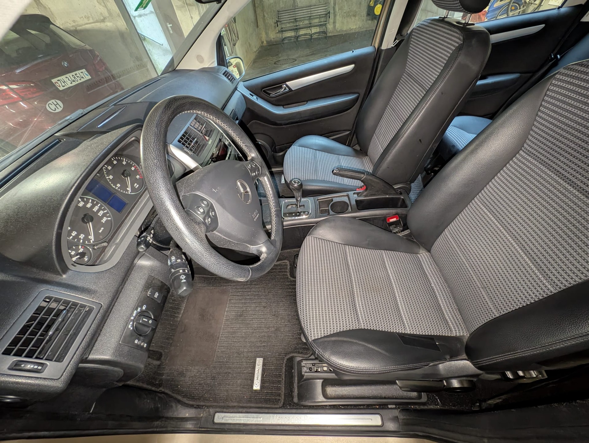 MERCEDES-BENZ A 170 Avantgarde-image-3