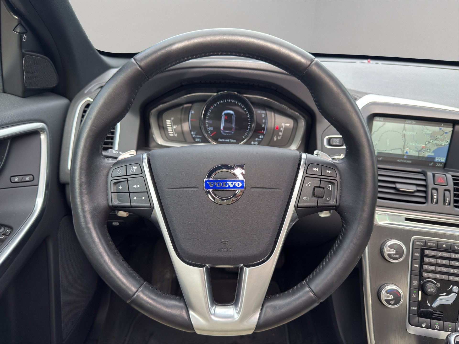 VOLVO XC60 D5 AWD Summum Geartronic-image-14
