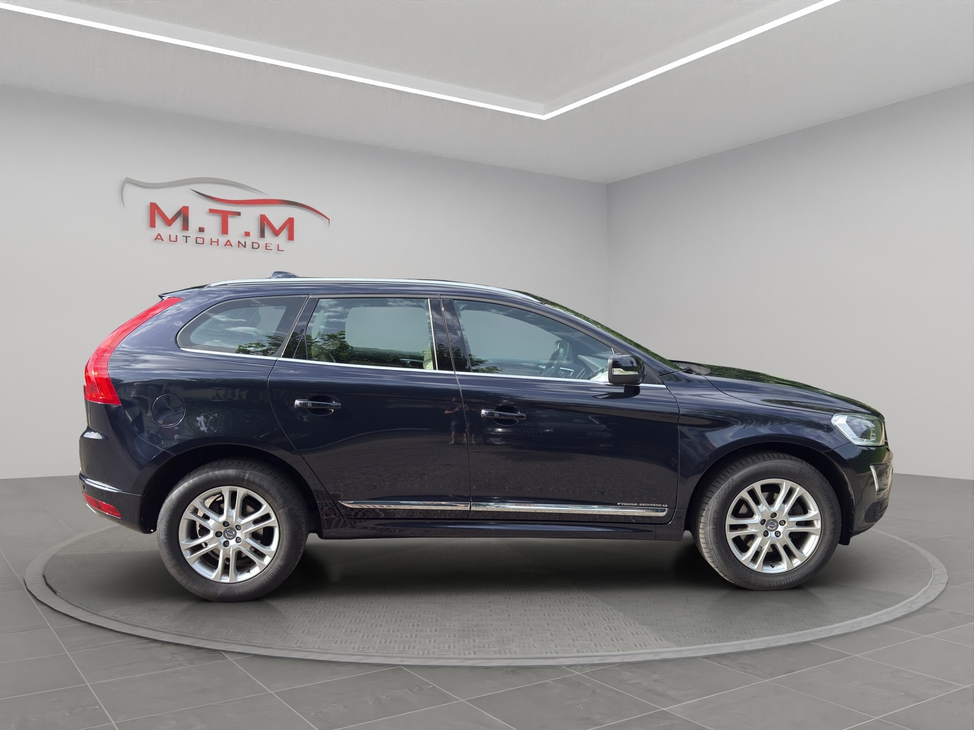 VOLVO XC60 D5 AWD Summum Geartronic-image-11