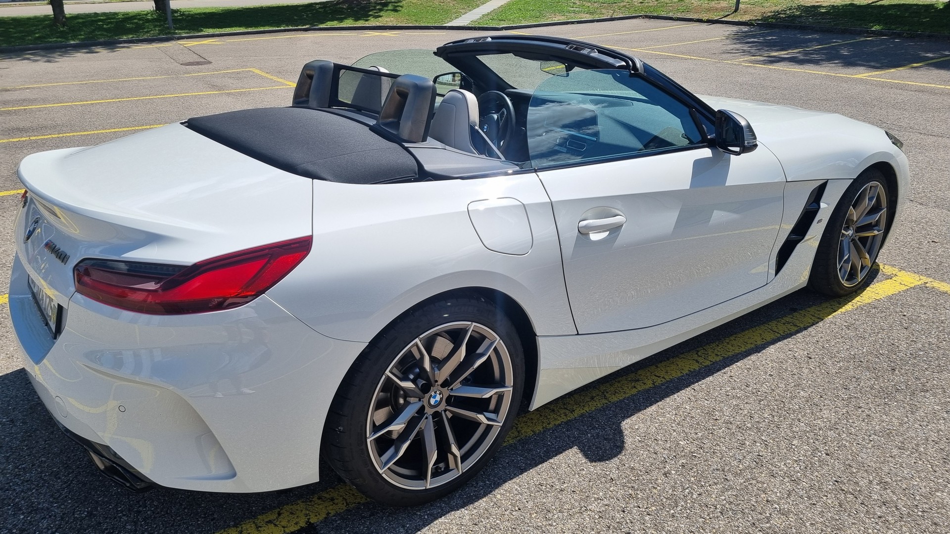 BMW M40i-image-1