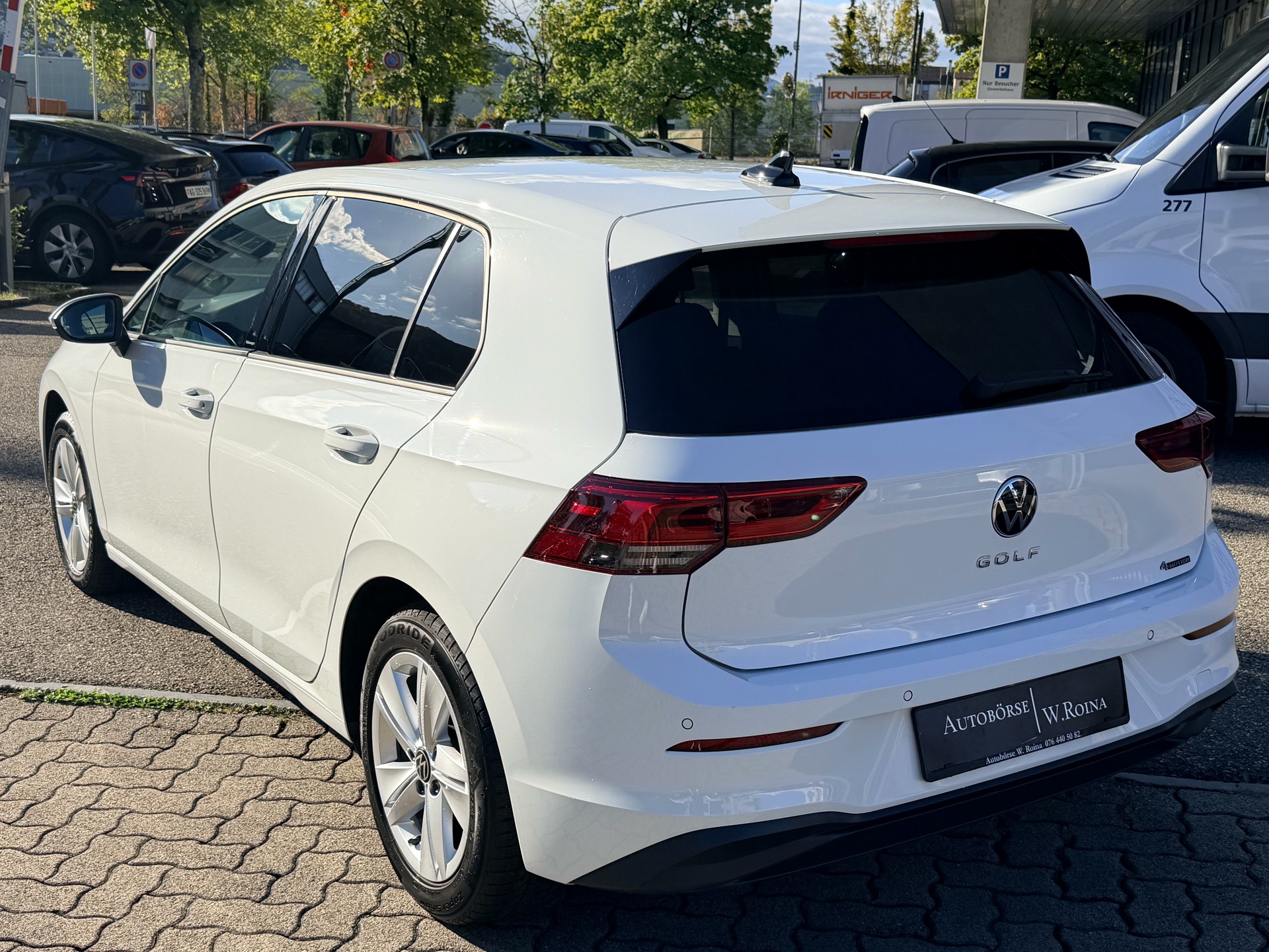 VW Golf 2.0 TDI Life DSG 4Motion-image-4