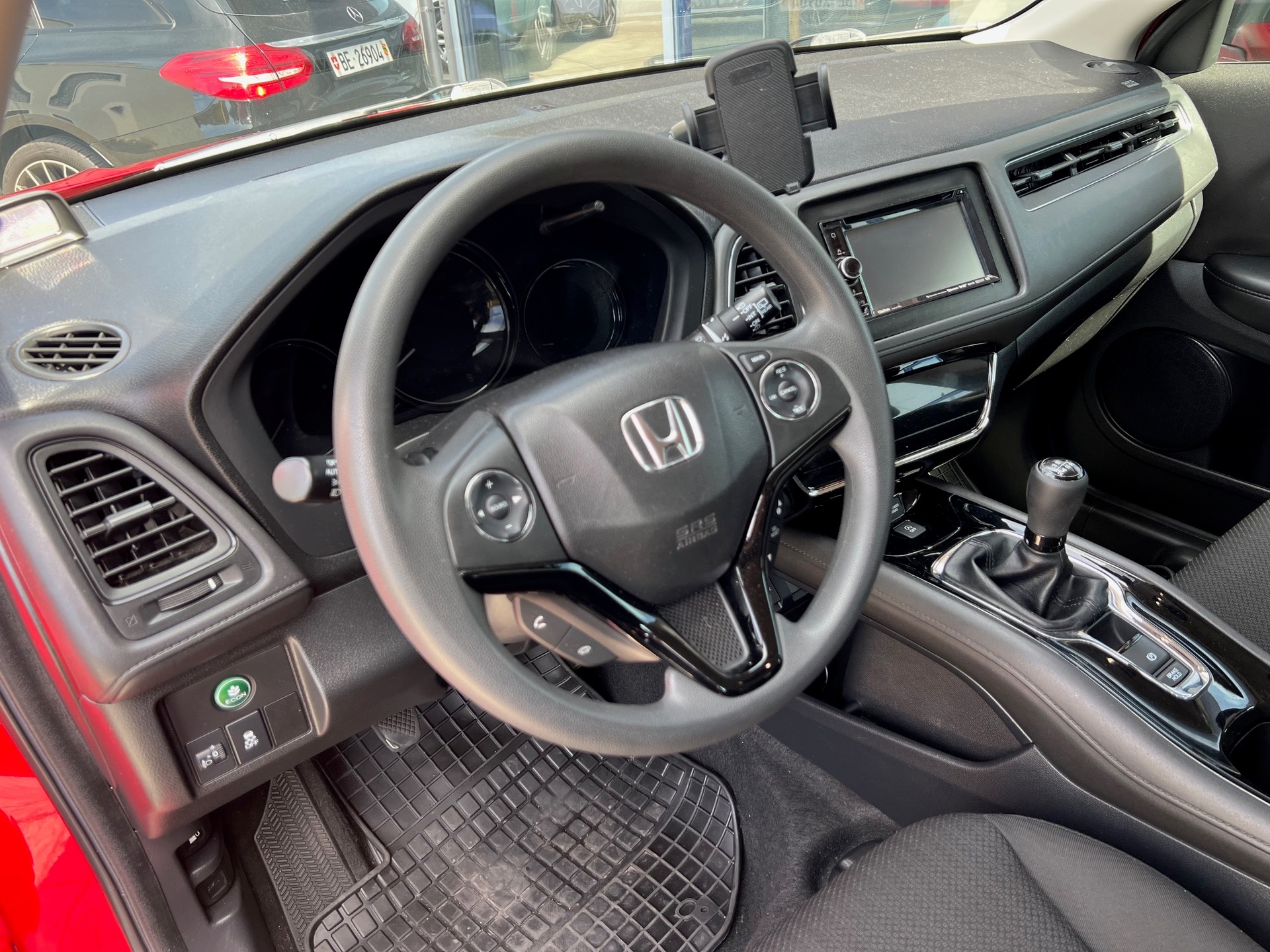 HONDA HR-V 1.5i-VTEC Executive-image-12