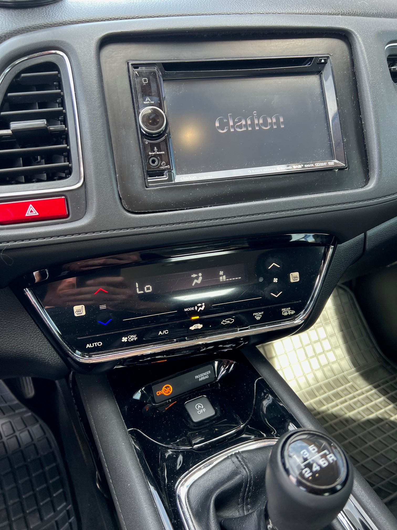 HONDA HR-V 1.5i-VTEC Executive-image-14