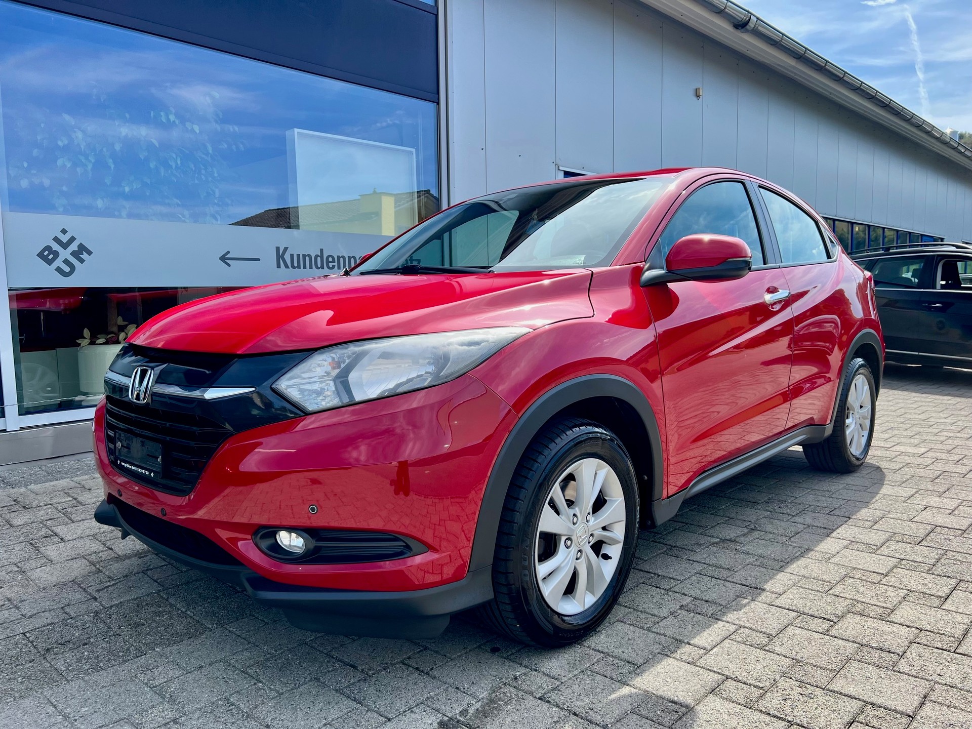 HONDA HR-V 1.5i-VTEC Executive-image-0