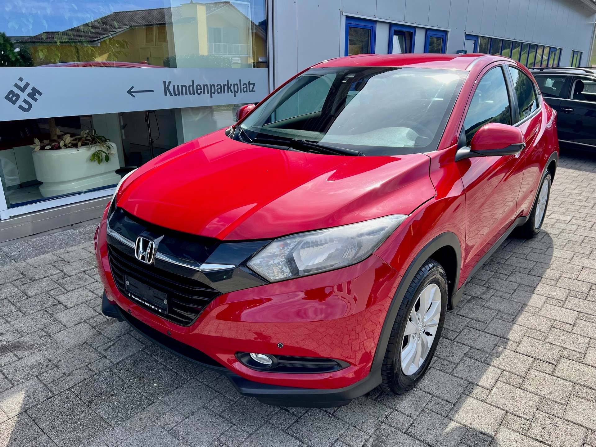 HONDA HR-V 1.5i-VTEC Executive-image-1