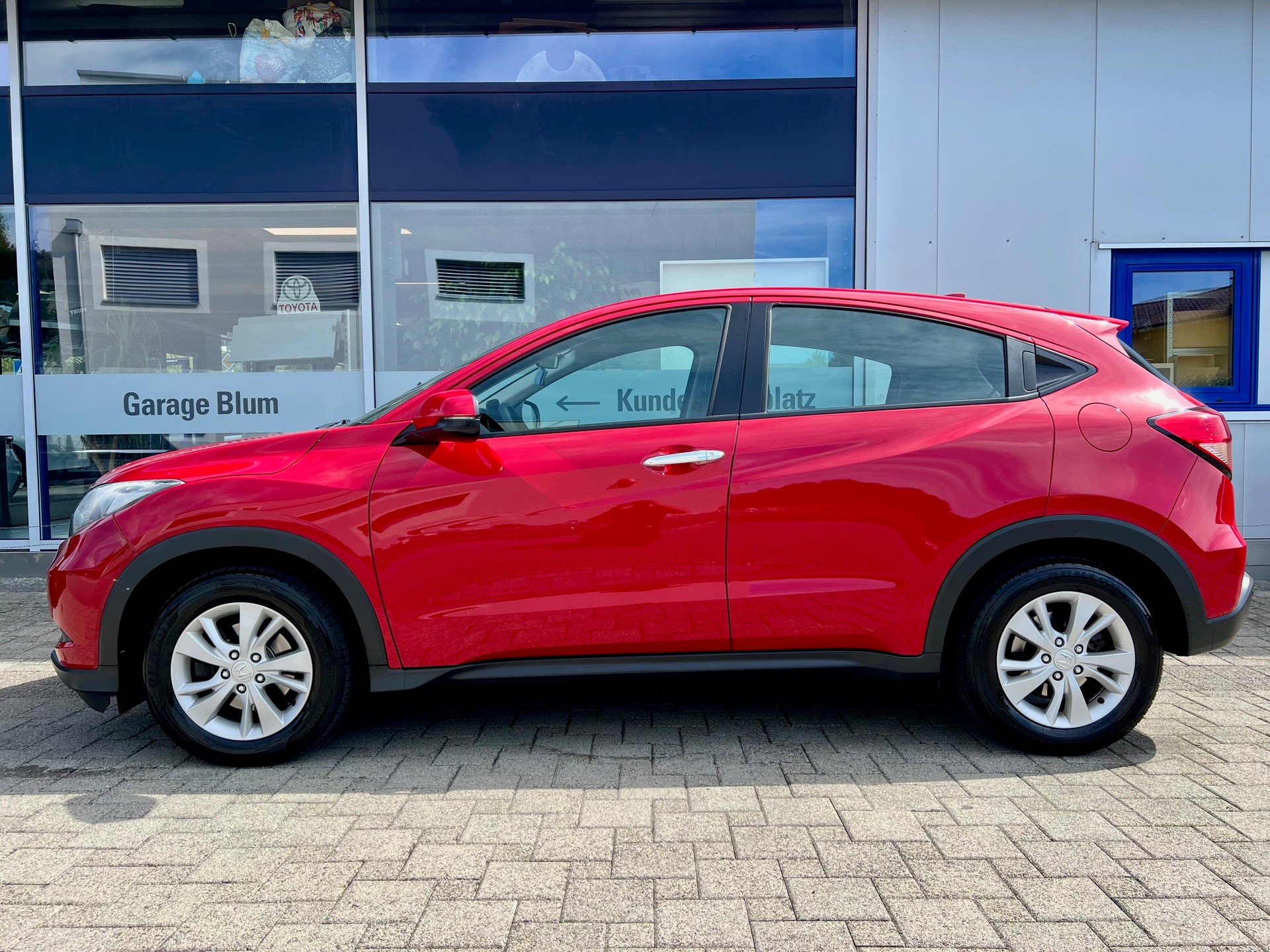 HONDA HR-V 1.5i-VTEC Executive-image-4