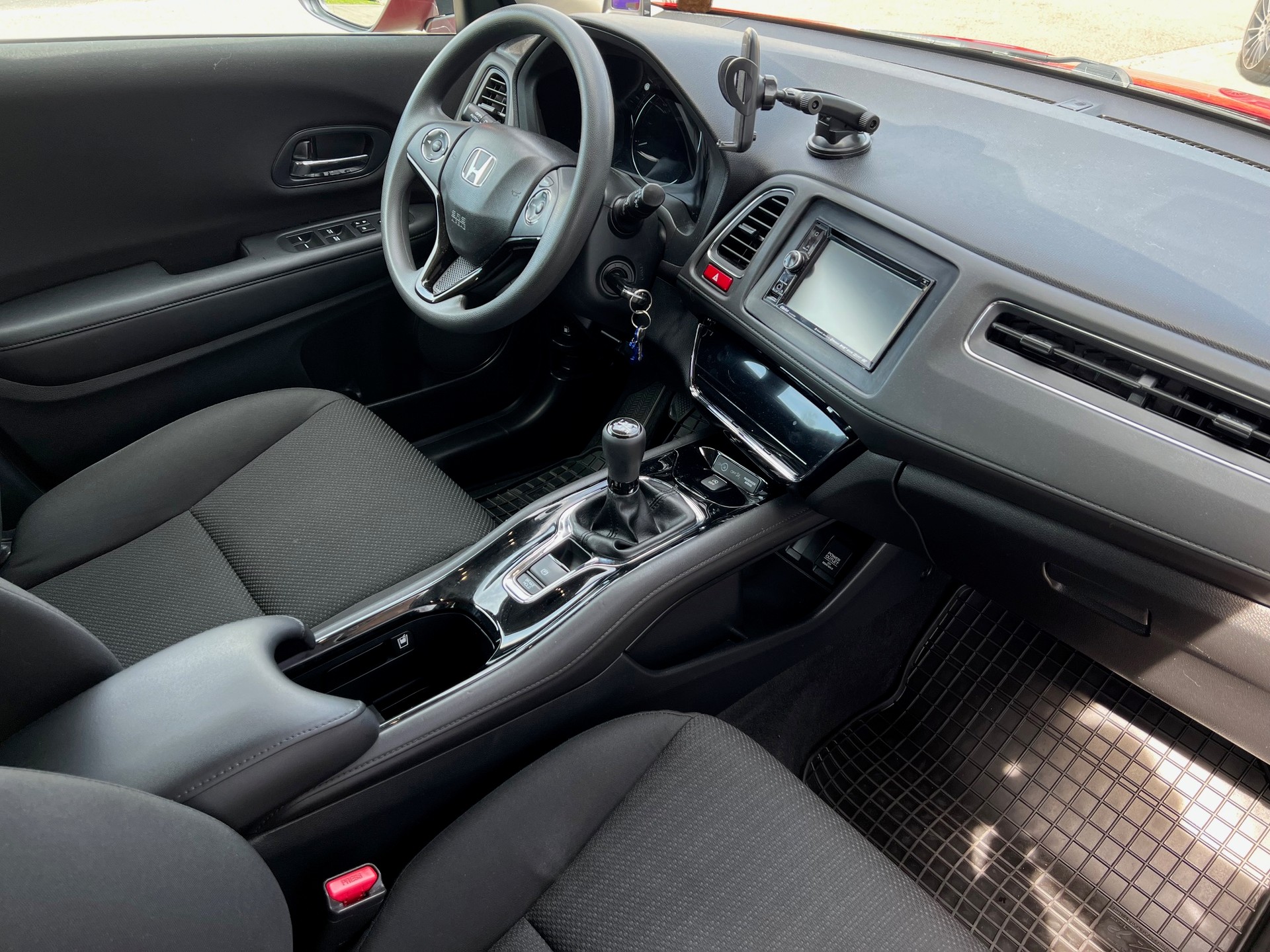 HONDA HR-V 1.5i-VTEC Executive-image-8