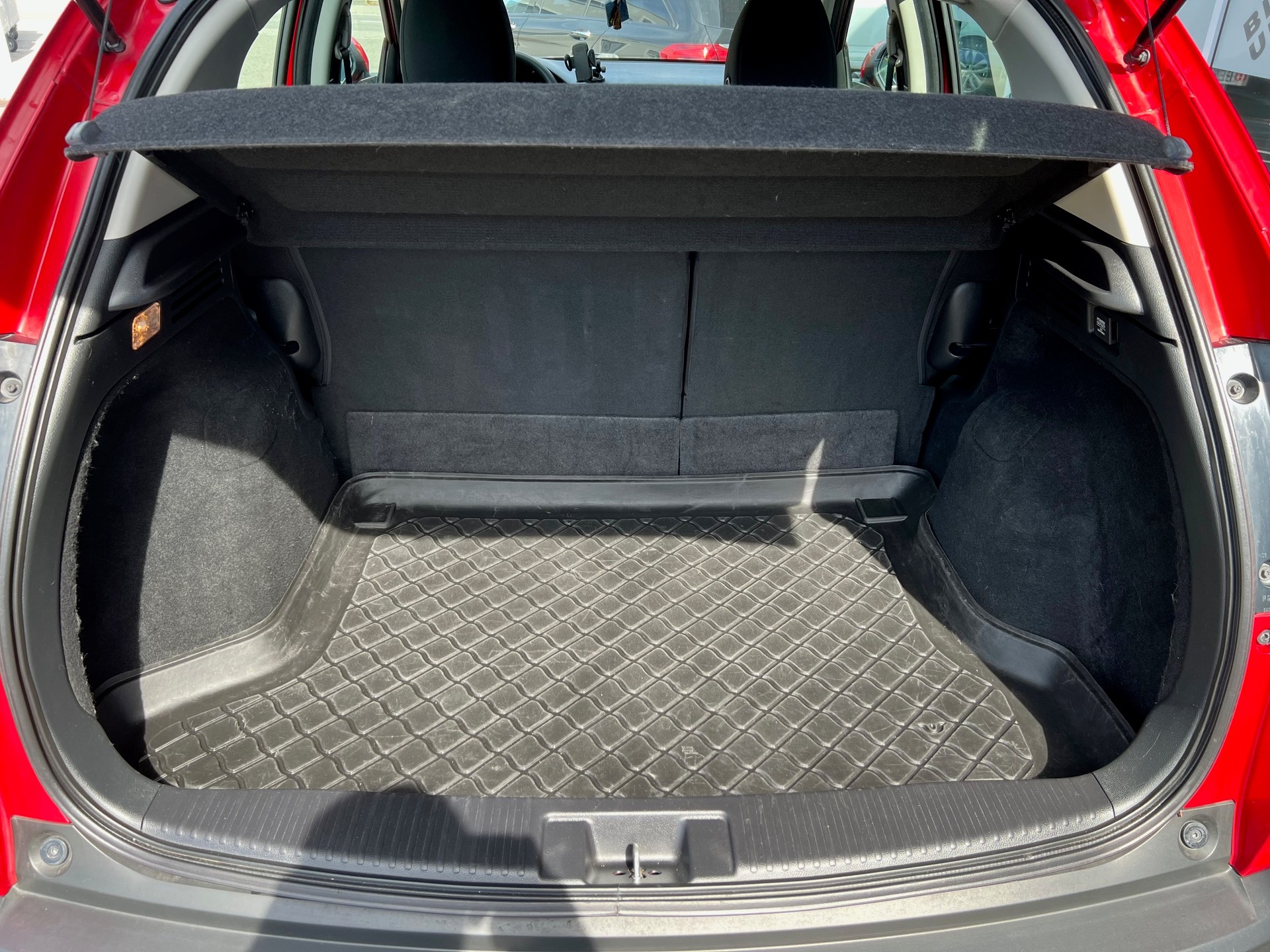 HONDA HR-V 1.5i-VTEC Executive-image-11