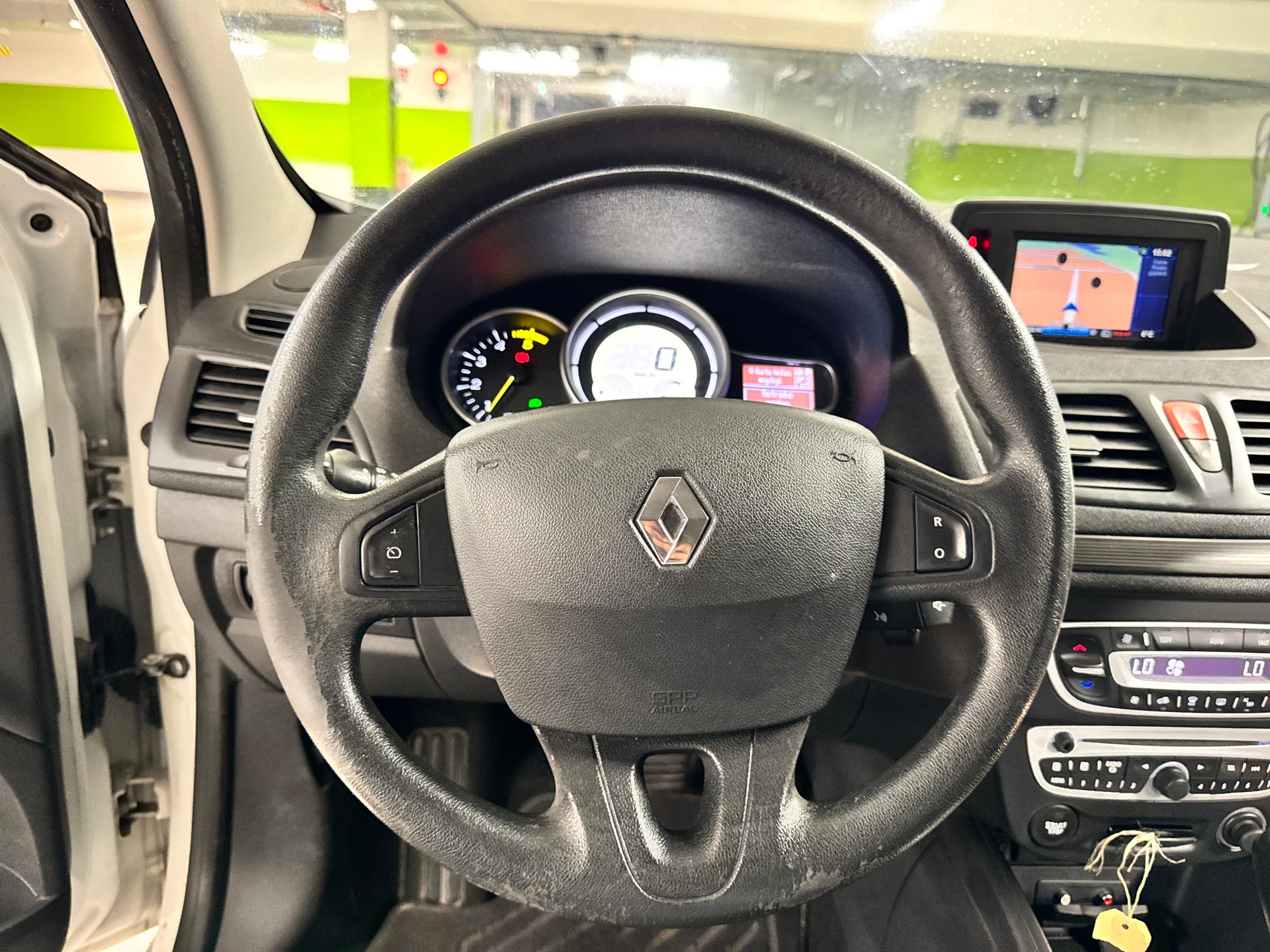 RENAULT Mégane Grandtour 1.5 dCi Expression EDC-image-11