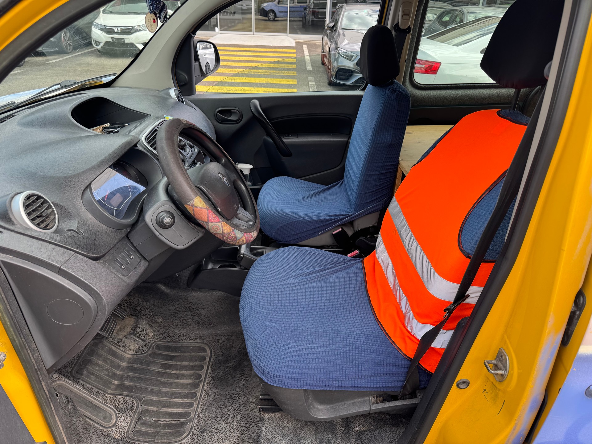 RENAULT Kangoo Medium 1.6 105 Business A-image-11