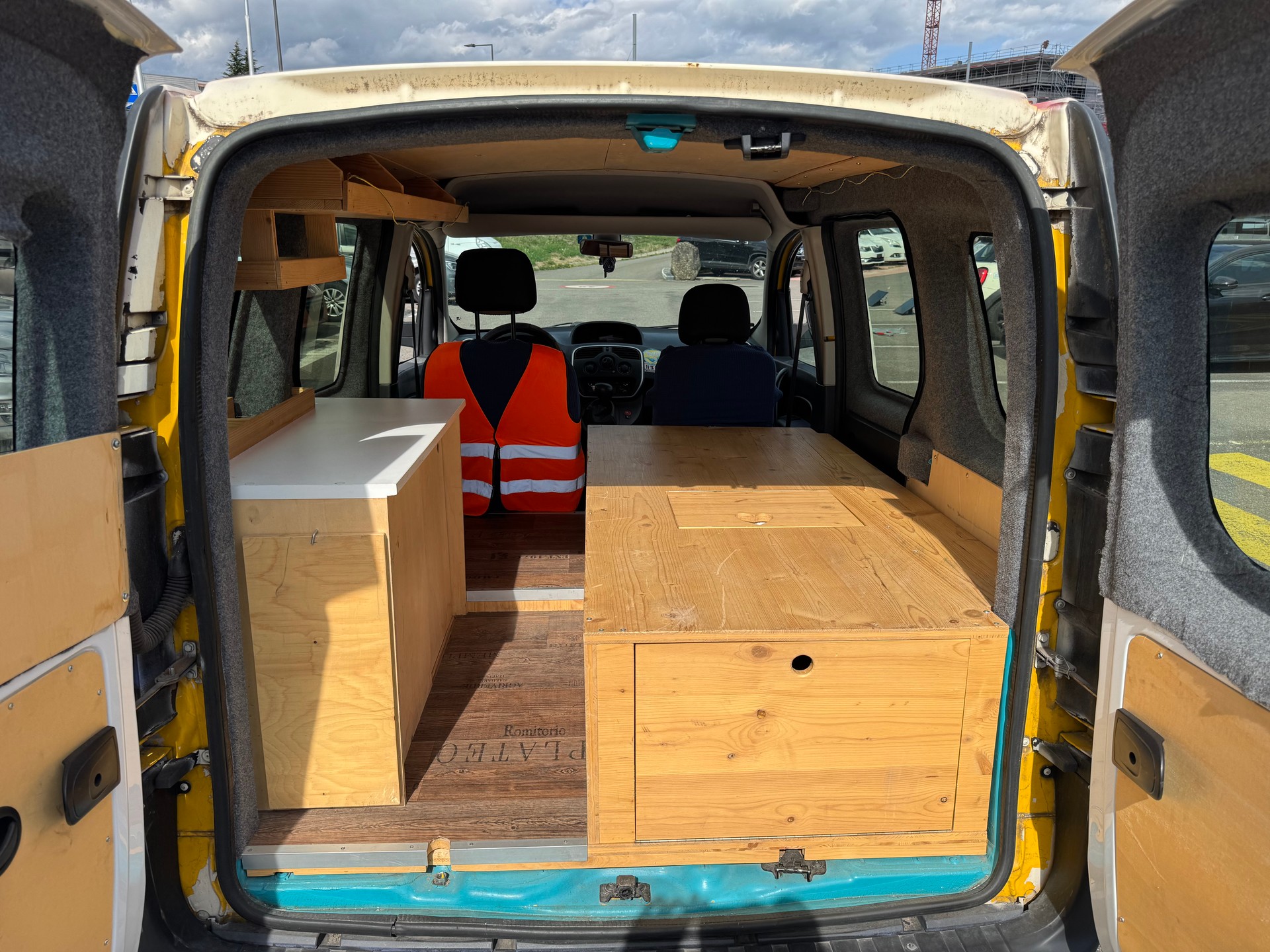 RENAULT Kangoo Medium 1.6 105 Business A-image-12