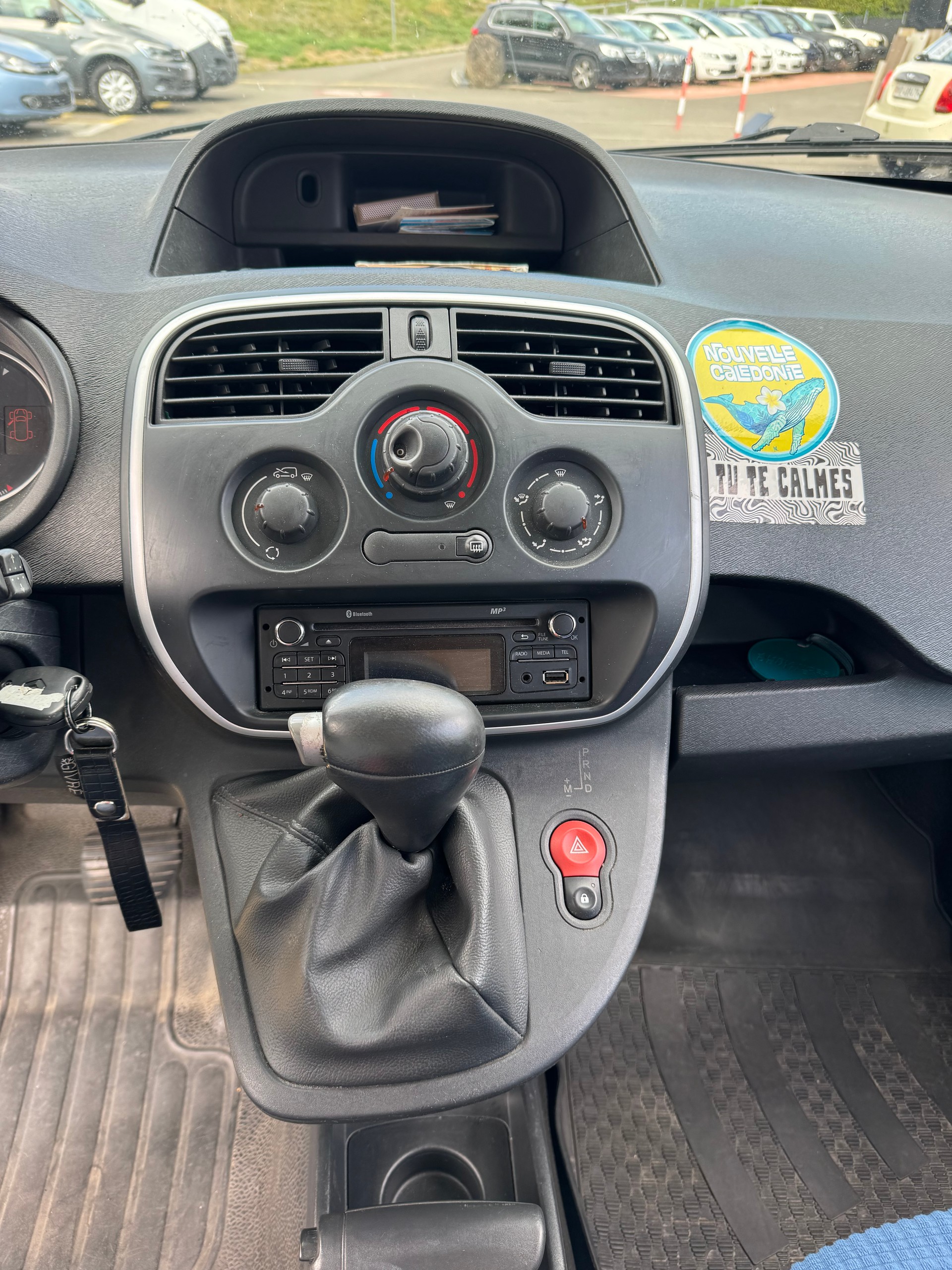 RENAULT Kangoo Medium 1.6 105 Business A-image-16