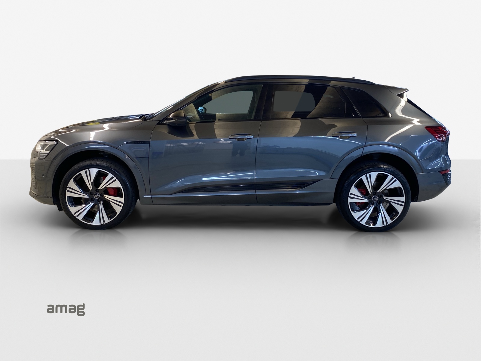 AUDI Q8 55 e-tron Black Edition quattro-image-1
