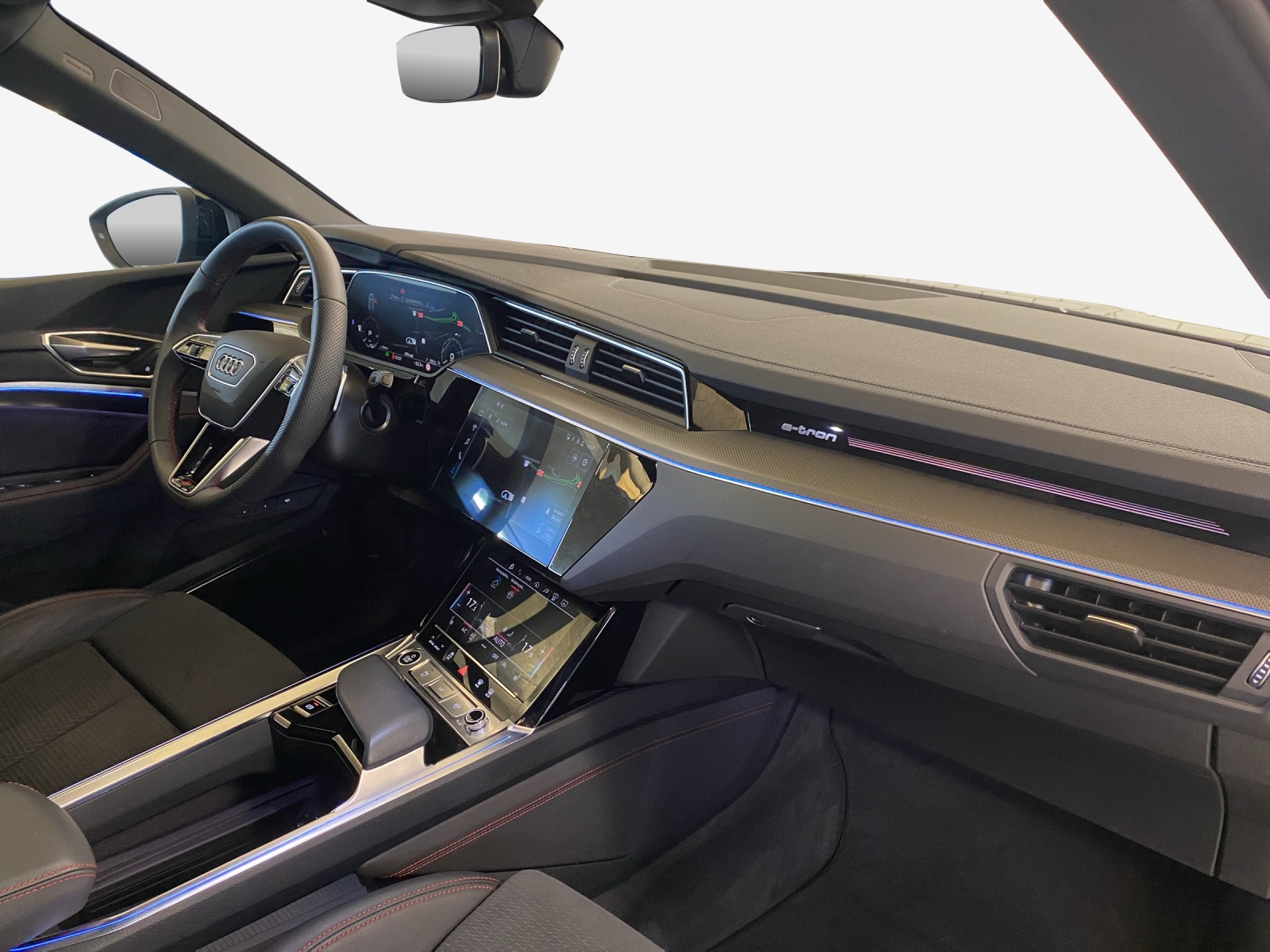 AUDI Q8 55 e-tron Black Edition quattro-image-14