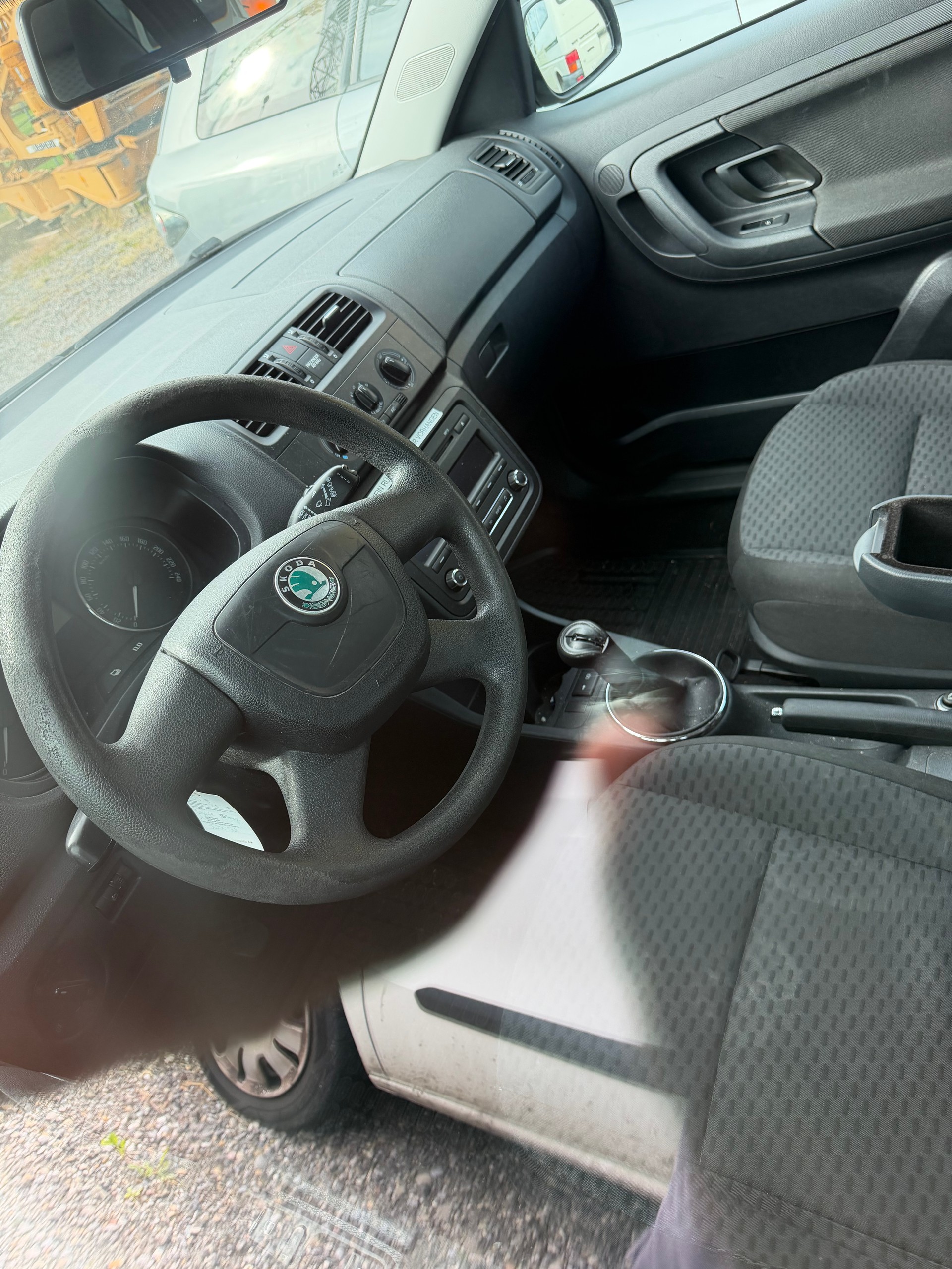 SKODA Octavia Combi 1.8 TSI Adventure 4x4-image-8