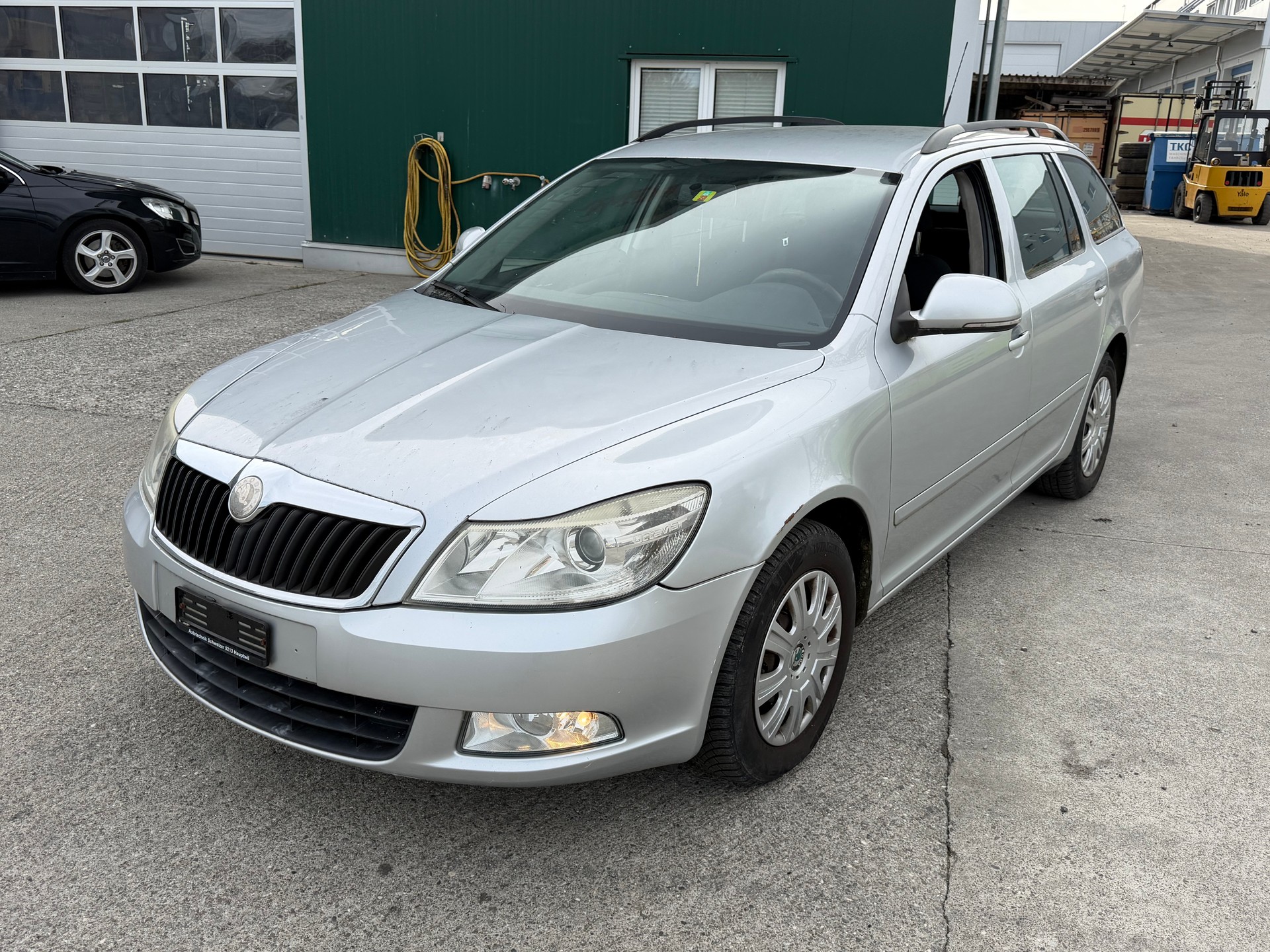SKODA Octavia Combi 1.8 TSI Adventure 4x4-image-0