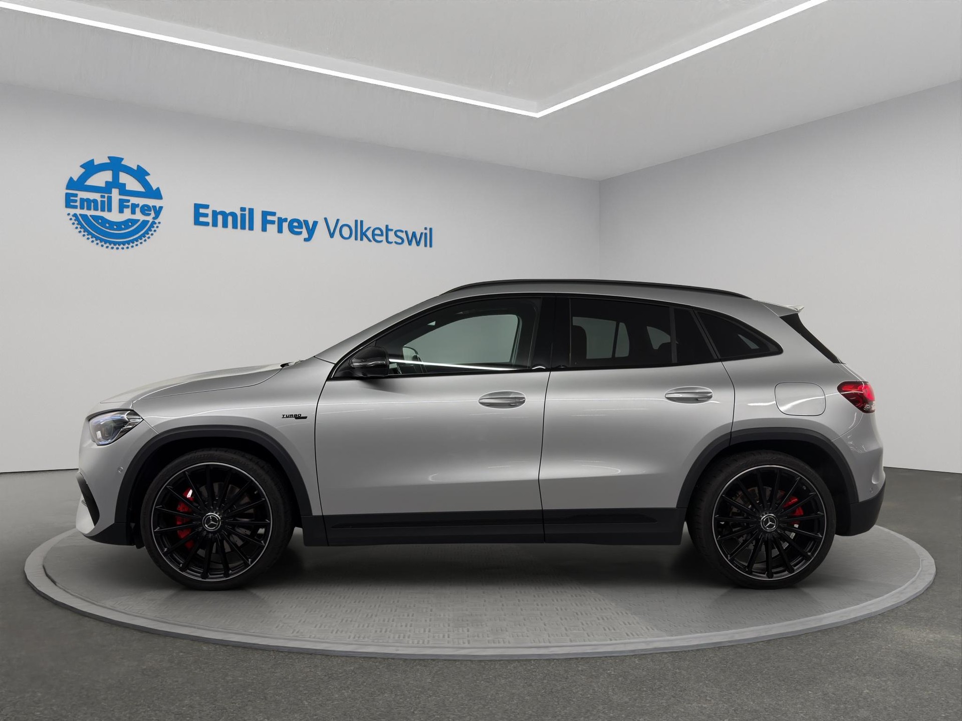 MERCEDES-BENZ GLA 35 AMG 4matic-showroom-element-1