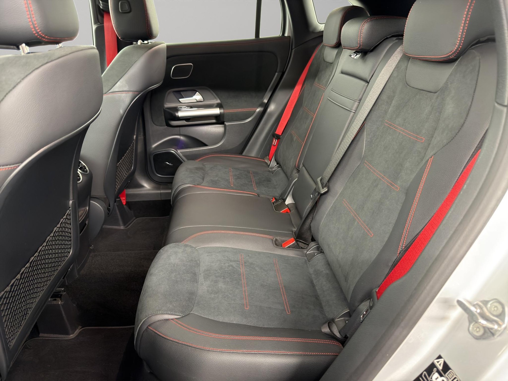 MERCEDES-BENZ GLA 35 AMG 4matic-image-8