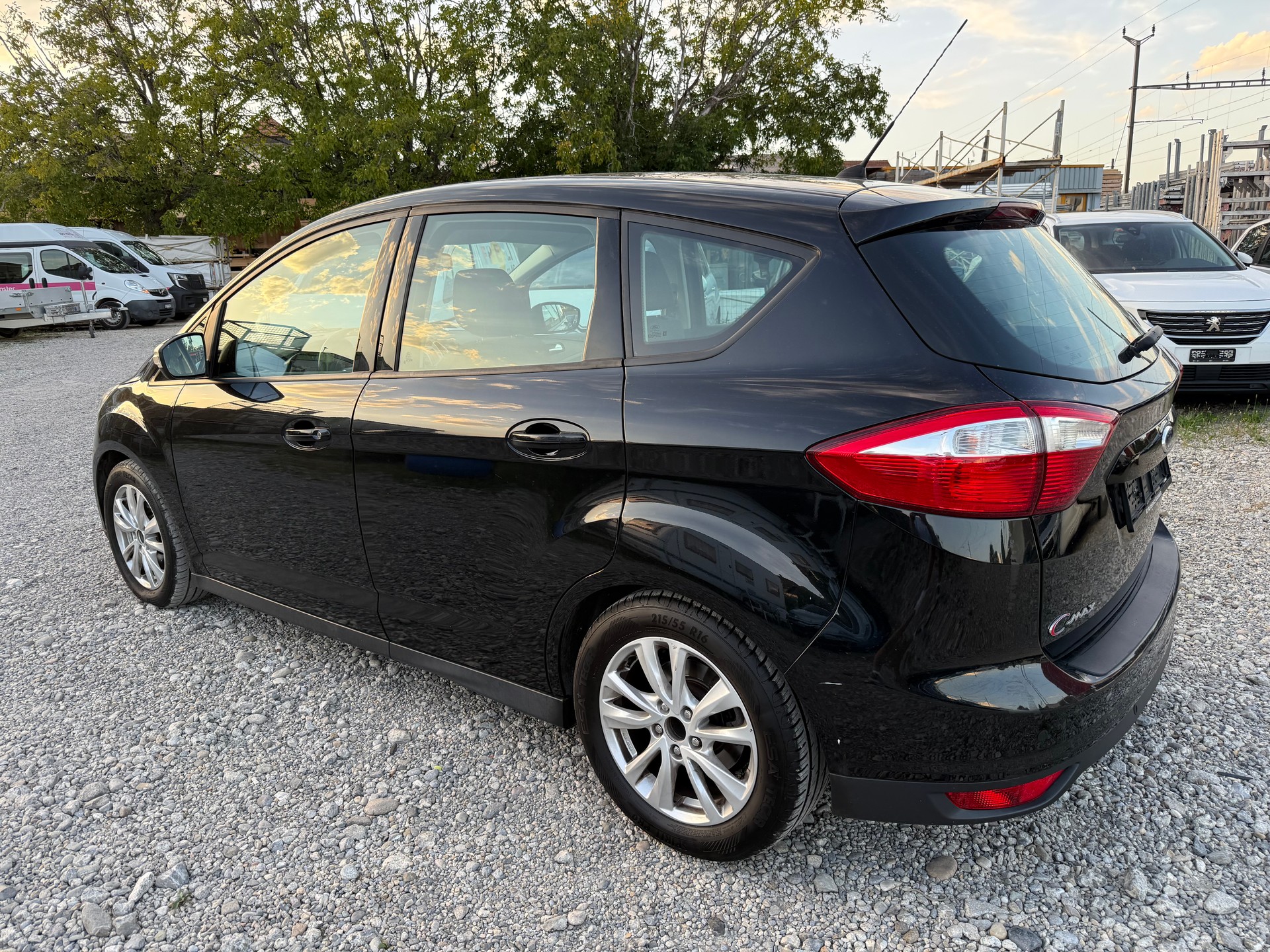 FORD C-Max 2.0 TDCi Carving PowerShift-image-3