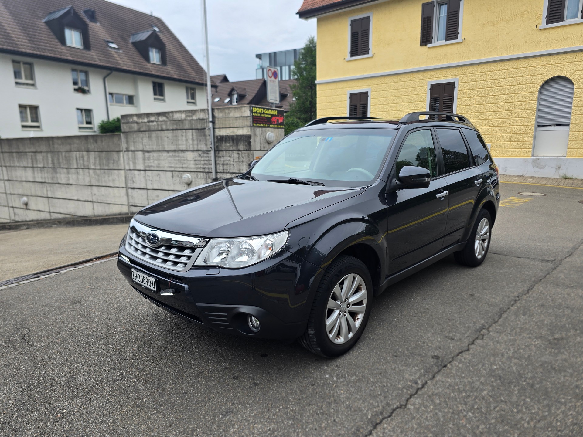 SUBARU Forester 2.0X Swiss Automatic-image-0
