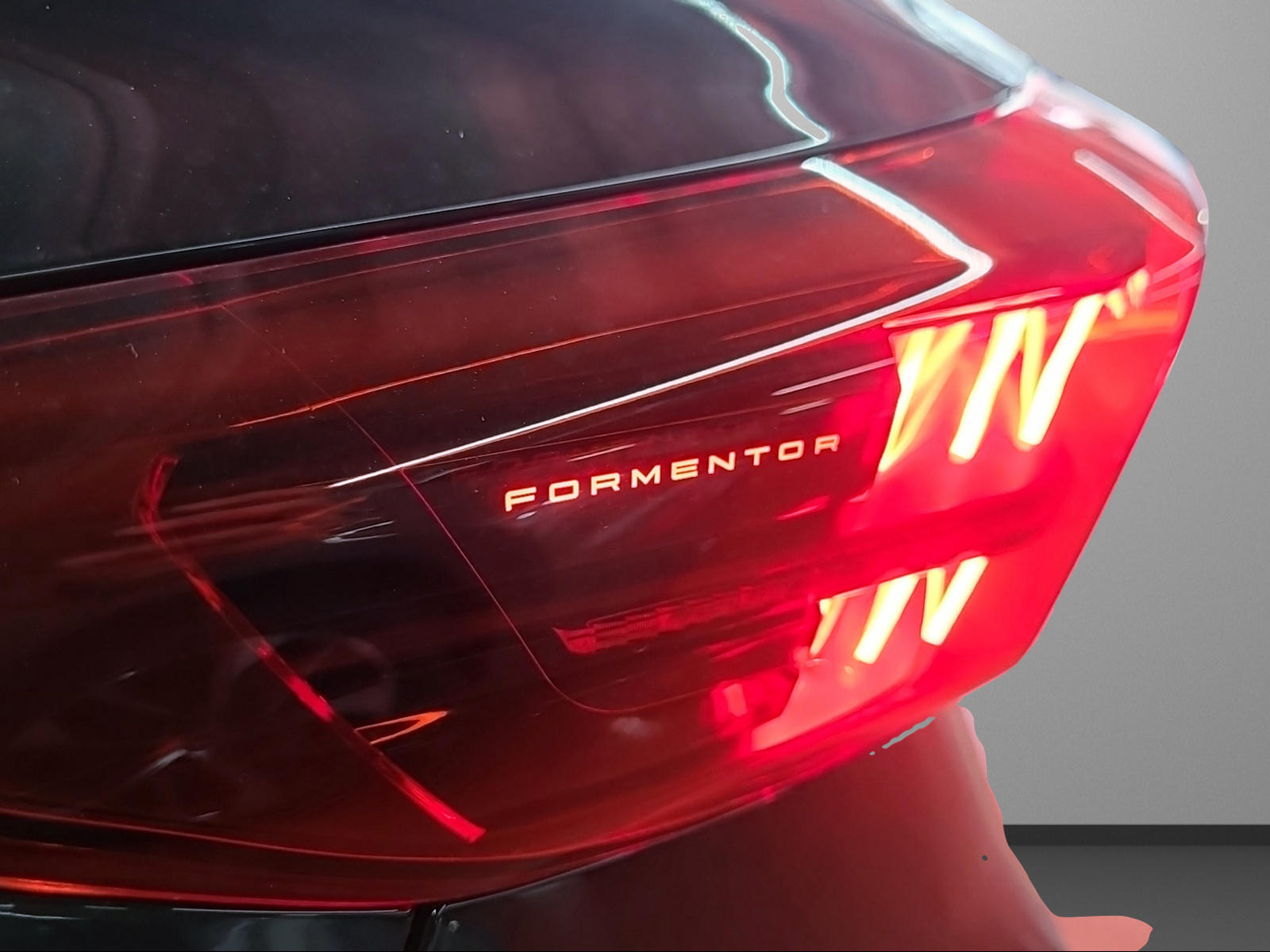 CUPRA Formentor 2.0TSI 4Drive DSG-image-11
