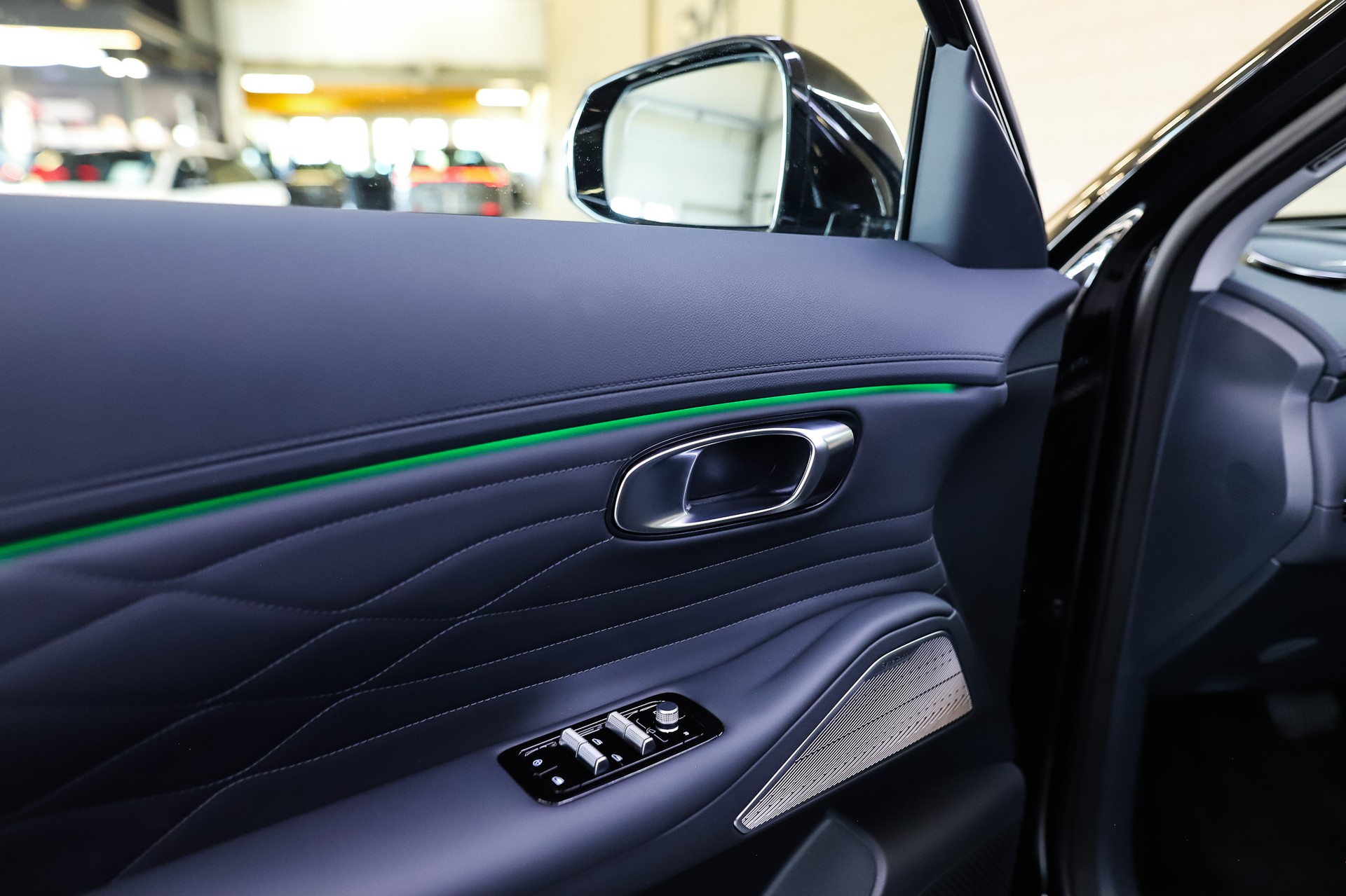 GEELY Starray EM-i MAX + PHEV *Polar Black*-image-7