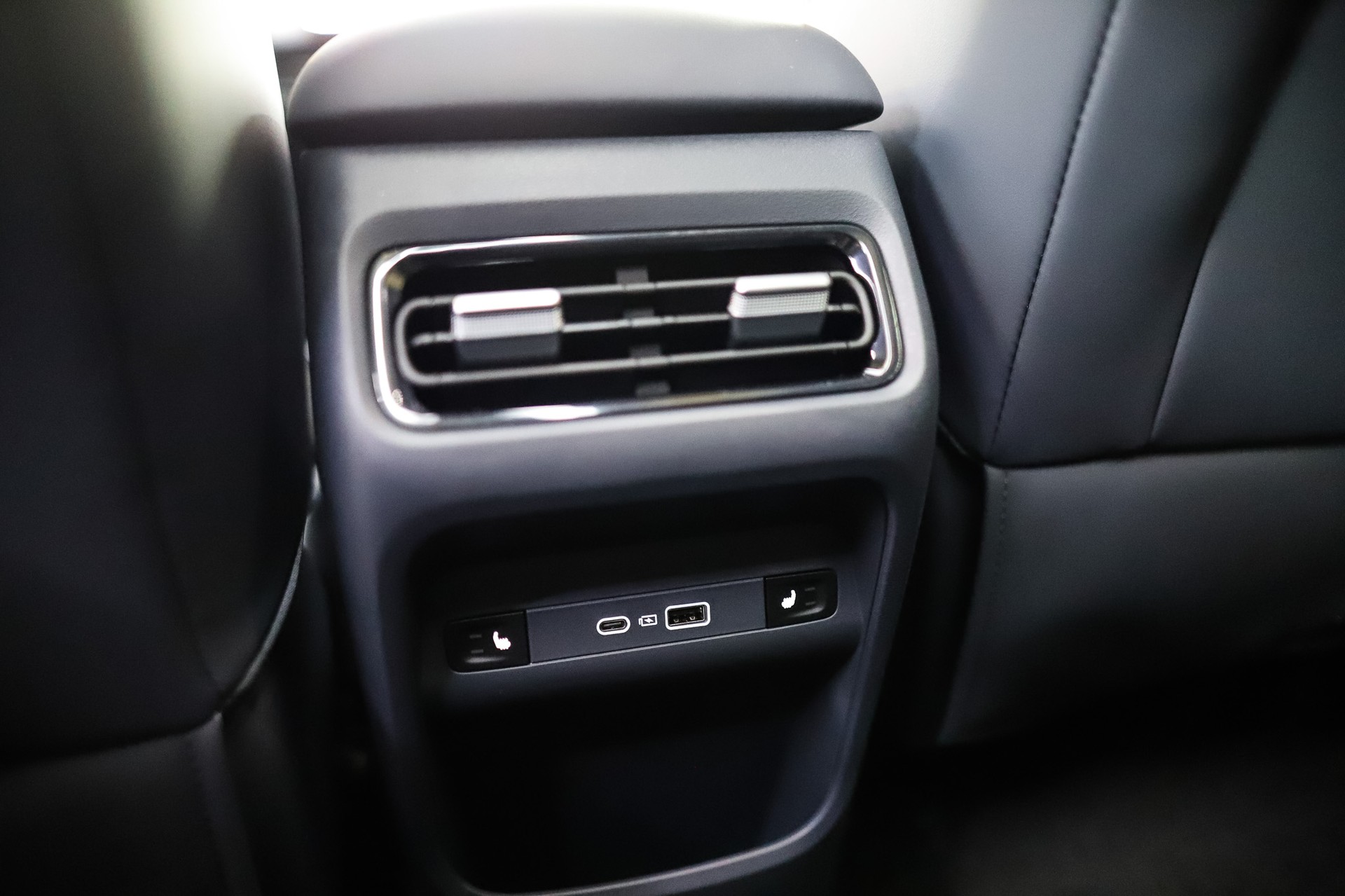 GEELY Starray EM-i MAX + PHEV *Polar Black*-image-16