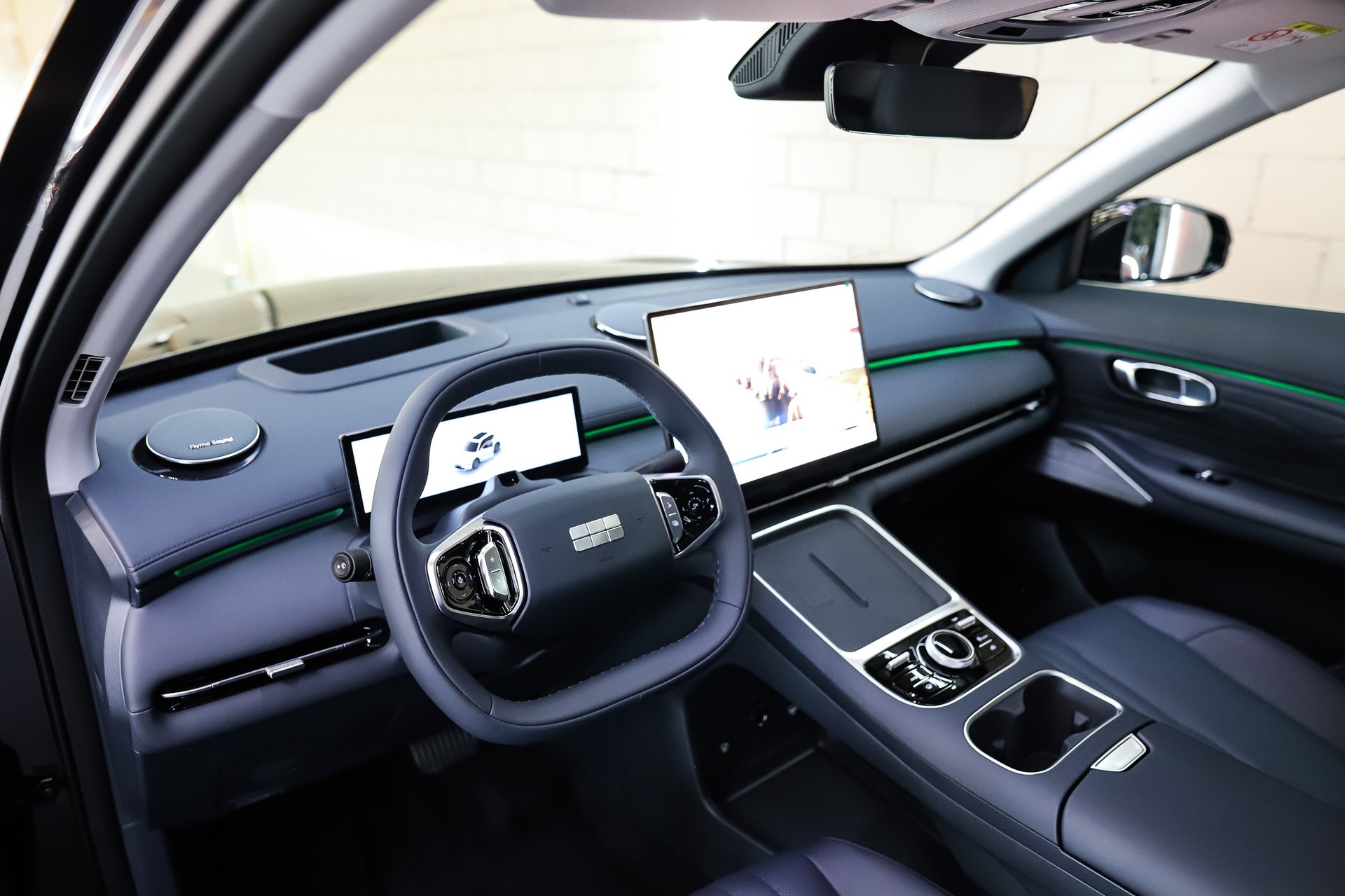 GEELY Starray EM-i MAX + PHEV *Polar Black*-image-6